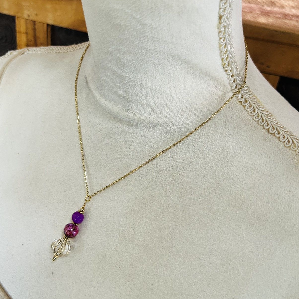 Handmade Handcrafted elegant glass beaded pendant on chain necklace Size ONE SIZE - 4 Thumbnail