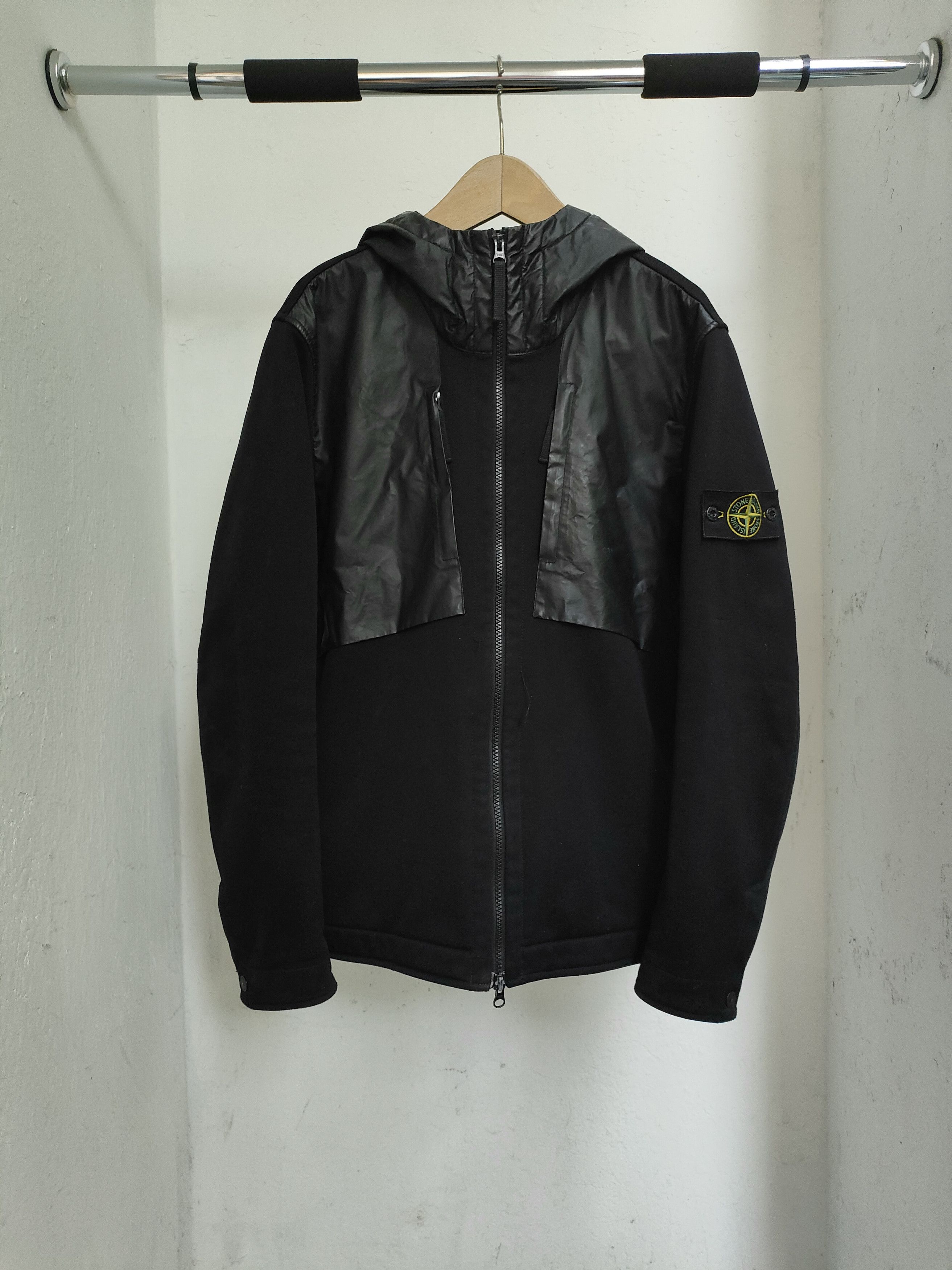 Stone Island Stone Island Soft Shell-R Terry Black Jacket Size US L / EU 52-54 / 3 - 1 Thumbnail
