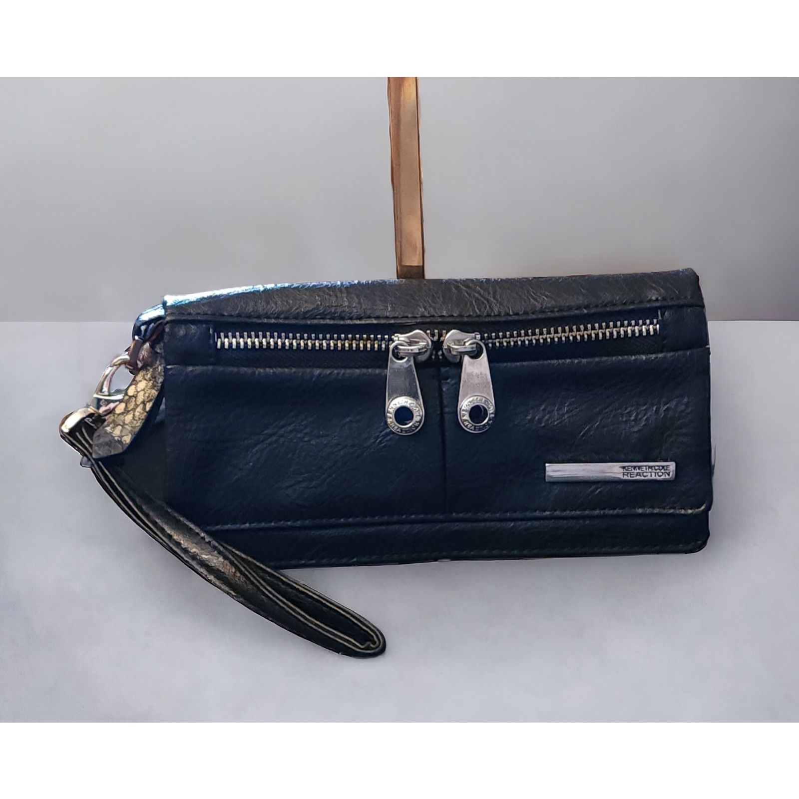 Kenneth Cole Kenneth Cole Black Leather Python Wristlet Wallet Size ONE SIZE - 1 Thumbnail