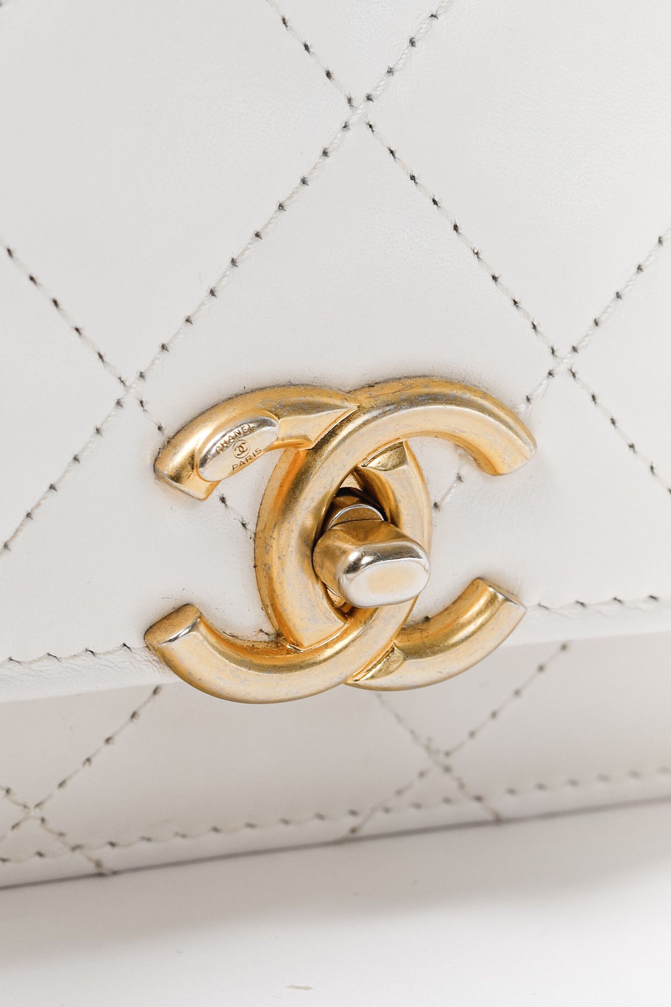 Chanel Chanel Pearl Crush Quilted Lambskin Leather Wallet on Chain Size ONE SIZE - 10 Thumbnail