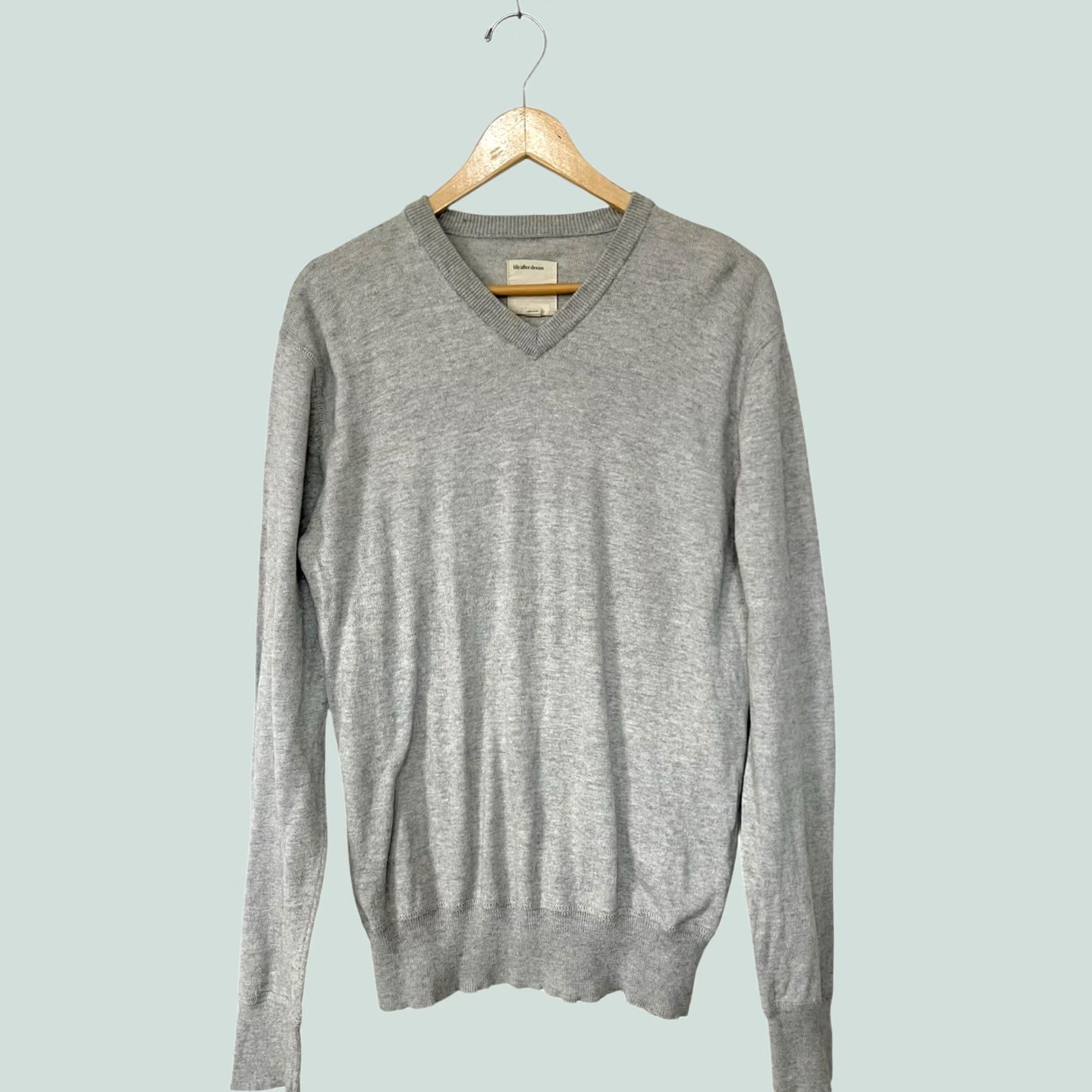 Vintage Life After Denim Men’s M Gray V-Neck Pullover Sweater Cotton Cashmere Blend Shirt Size US M / EU 48-50 / 2 - 1 Thumbnail
