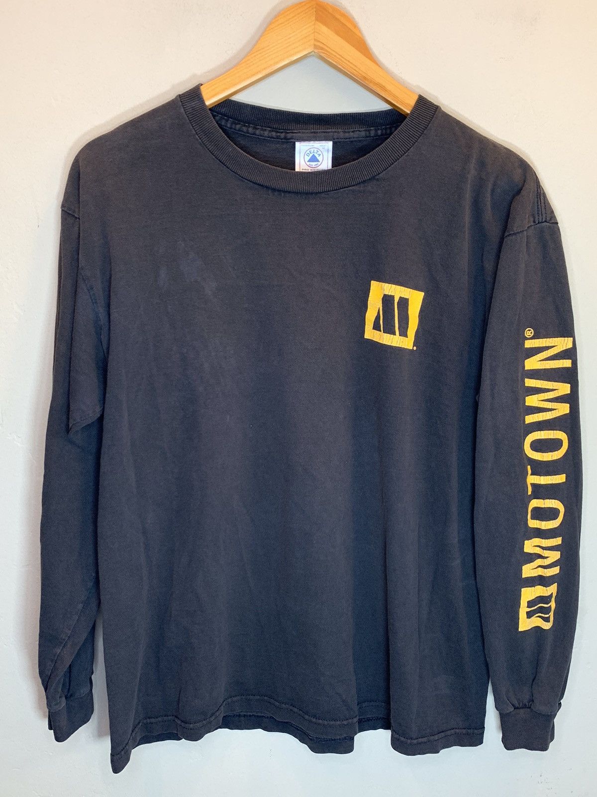 Band Tees *RARE* Vintage 90’s Motown Records Label Long Sleeve Shirt Size US M / EU 48-50 / 2 - 1 Thumbnail