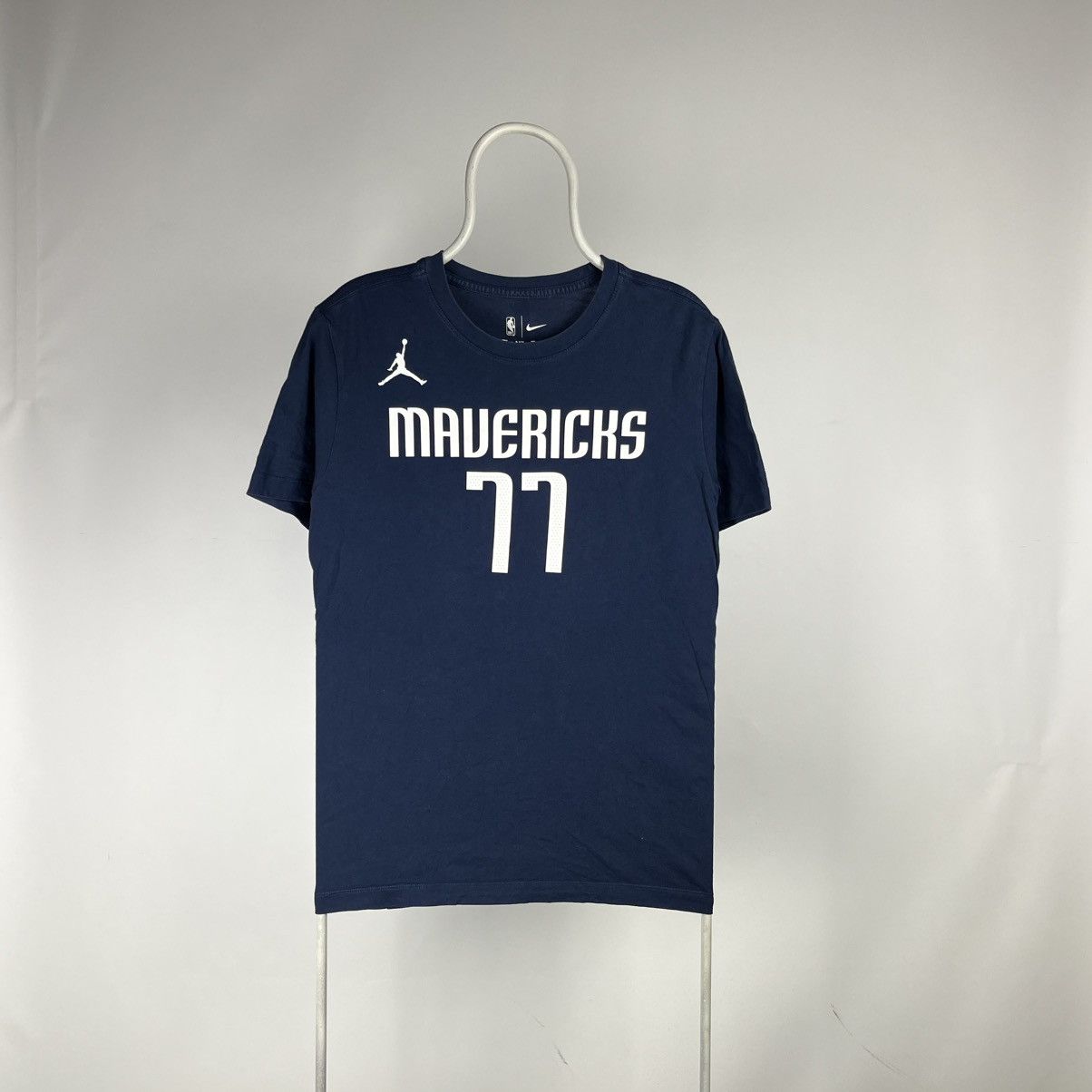 NBA Jordan Dallas Mavericks Luka Doncic Men's Statement T-Shirt Size US L / EU 52-54 / 3 - 1 Thumbnail