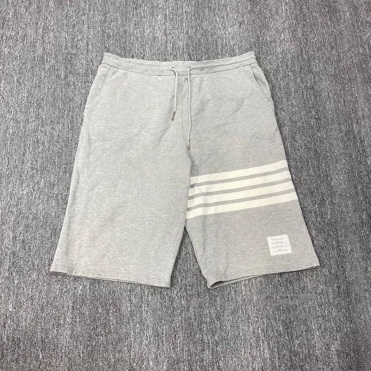 Thom Browne Thom Browne Gray Shorts Size 5. Size US 28 / EU 44 - 1 Thumbnail