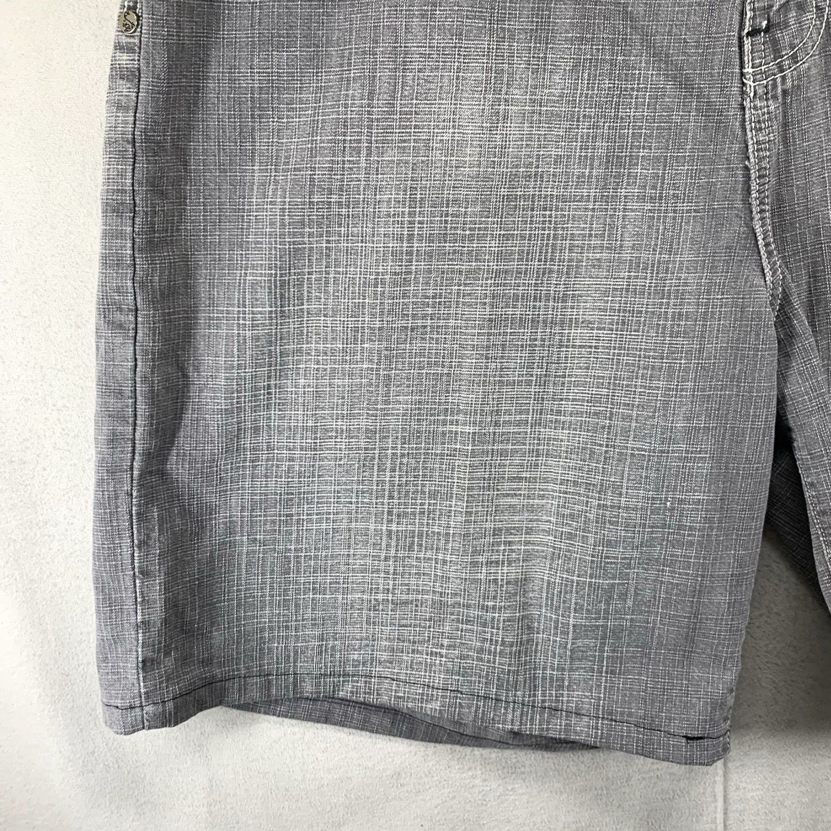 Vintage VINTAGE PJ MARK Jean Shorts Skater 40x8 Gray 90s Grunge Hip Hop John Cena Embroidered 5-Pocket Denim Shorts Mens Baggy Streetwear Summer Spring Size US 40 / EU 56 - 7 Thumbnail