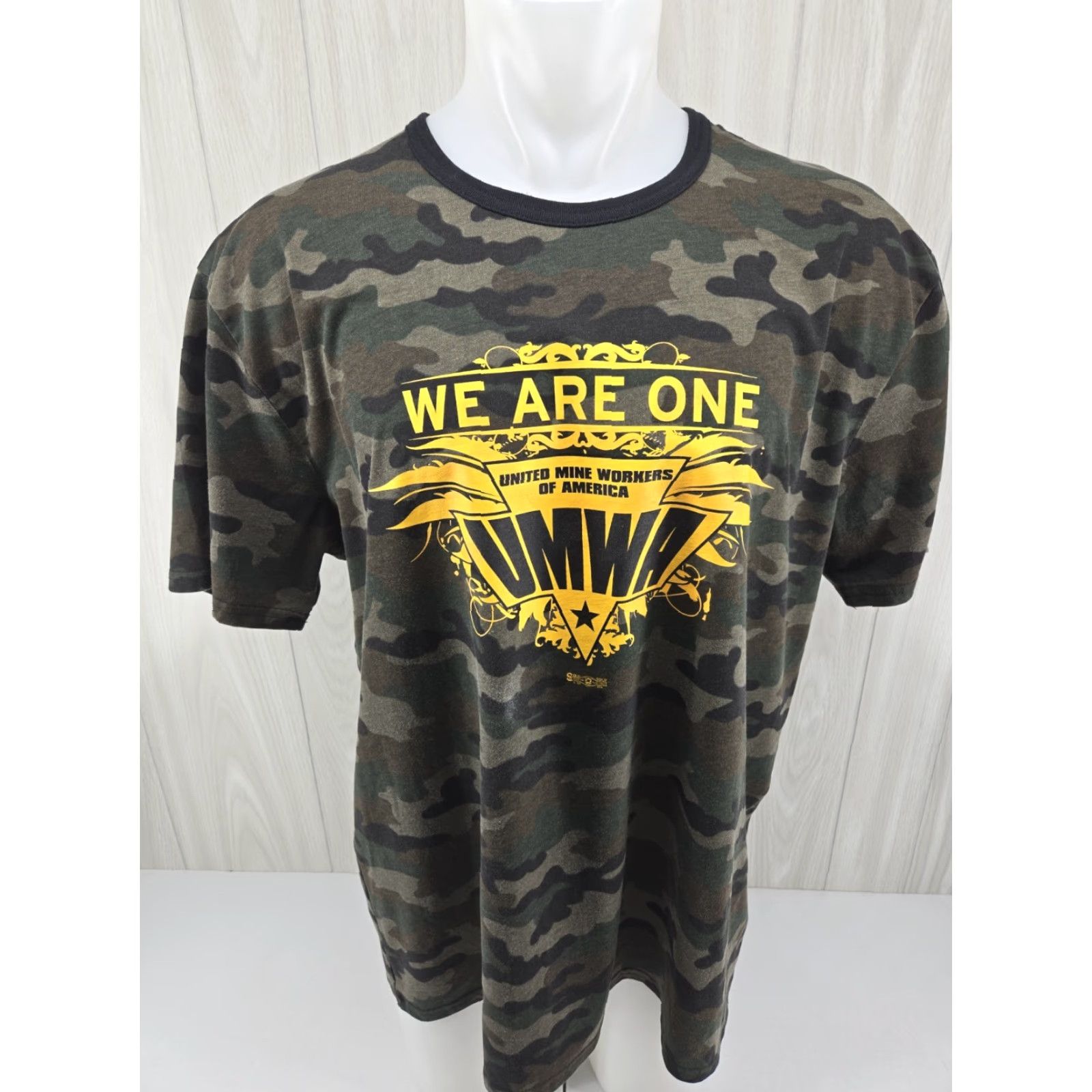 Vintage VINTAGE UMWA UNITED MINE WORKERS OF AMERICA USA UNION MADE CAMO MEN’S 2XL T SHIRT Size US XL / EU 56 / 4 - 3 Thumbnail