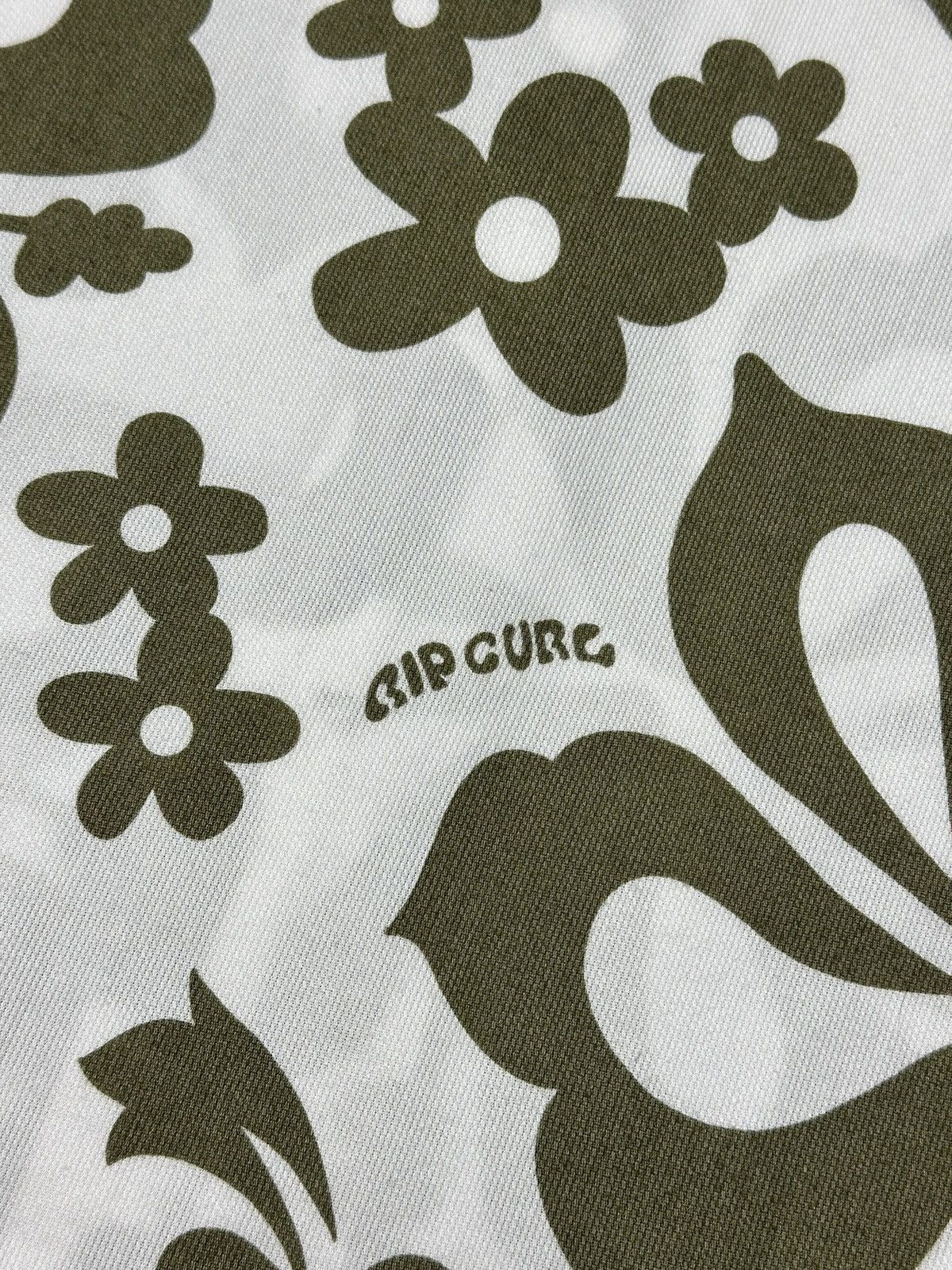 Rip Curl Vintage Rip Curl Floral Hawaiian Y2K Button Up Surf Shirt Size US L / EU 52-54 / 3 - 15 Thumbnail
