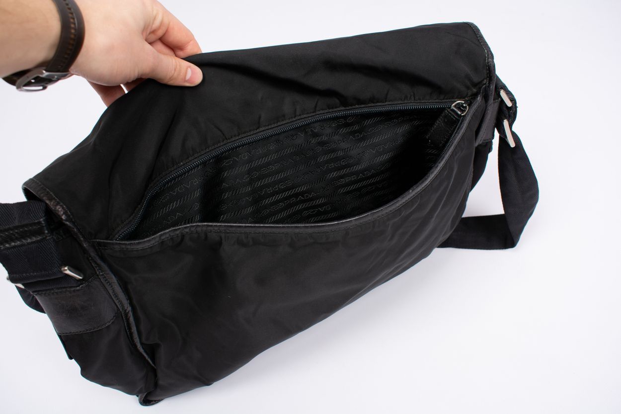 Prada Authentic PRADA Tessuto Messenger Bag Size ONE SIZE - 7 Thumbnail