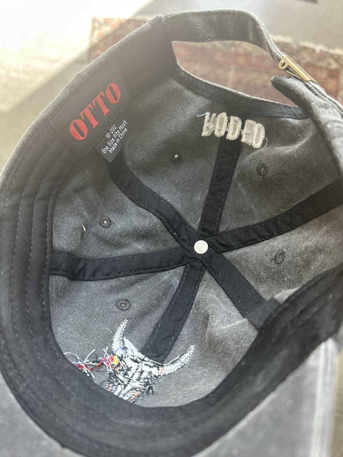 Travis Scott RARE RODEO HAT Size ONE SIZE - 3 Thumbnail