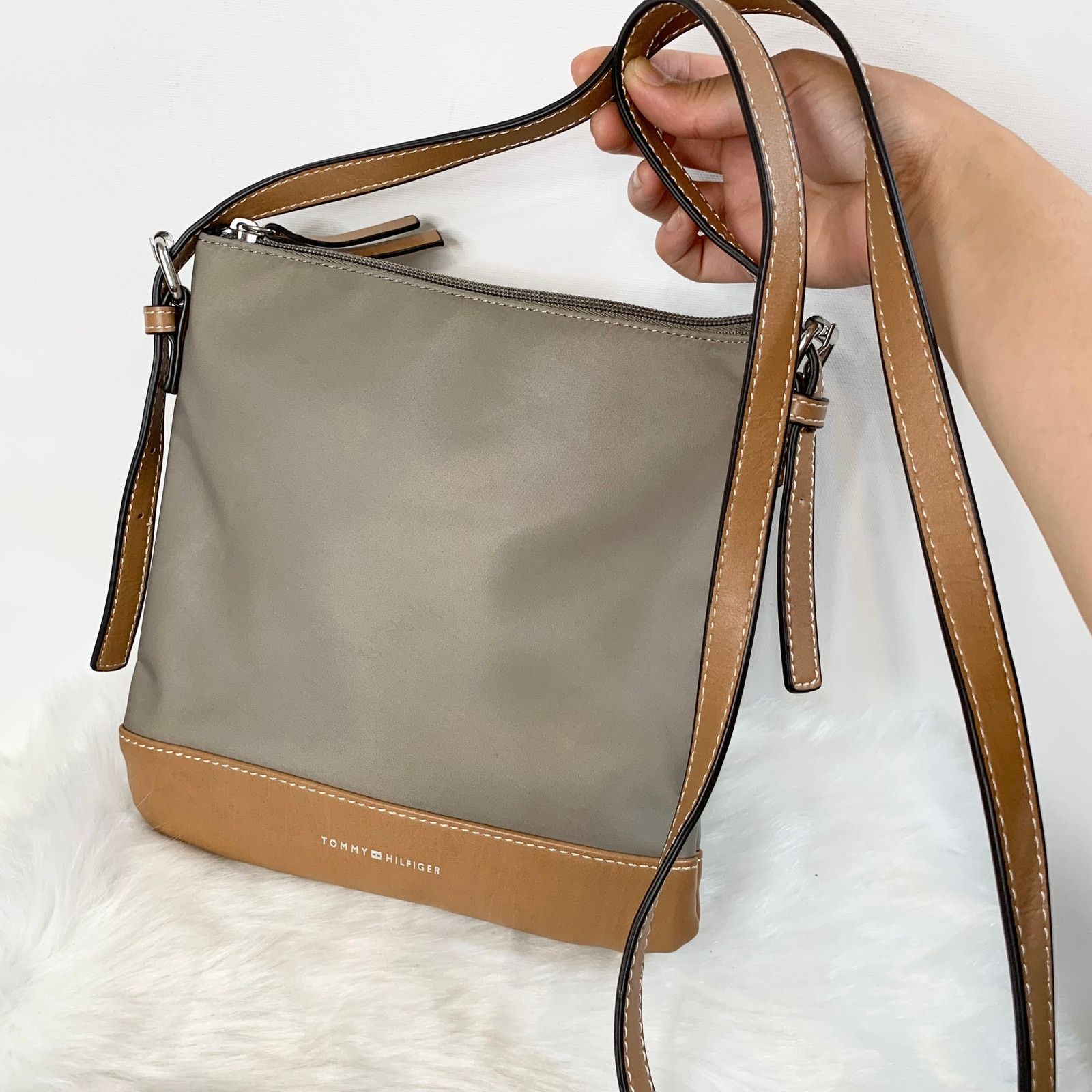 Tommy Hilfiger Tommy Hilfiger Women's Crossbody Purse Size ONE SIZE - 12 Thumbnail