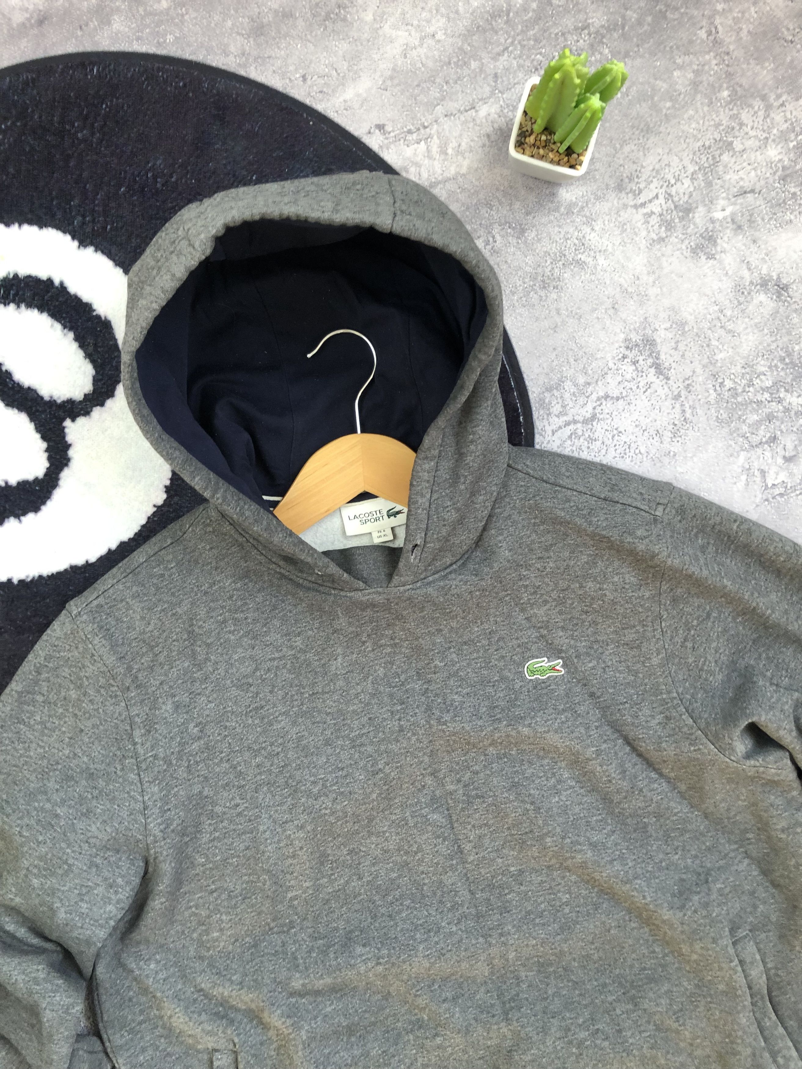 Lacoste LACOSTE Hype Minimalistic Mini Logo Hoodie Streetwear Casual Size US XL / EU 56 / 4 - 4 Thumbnail