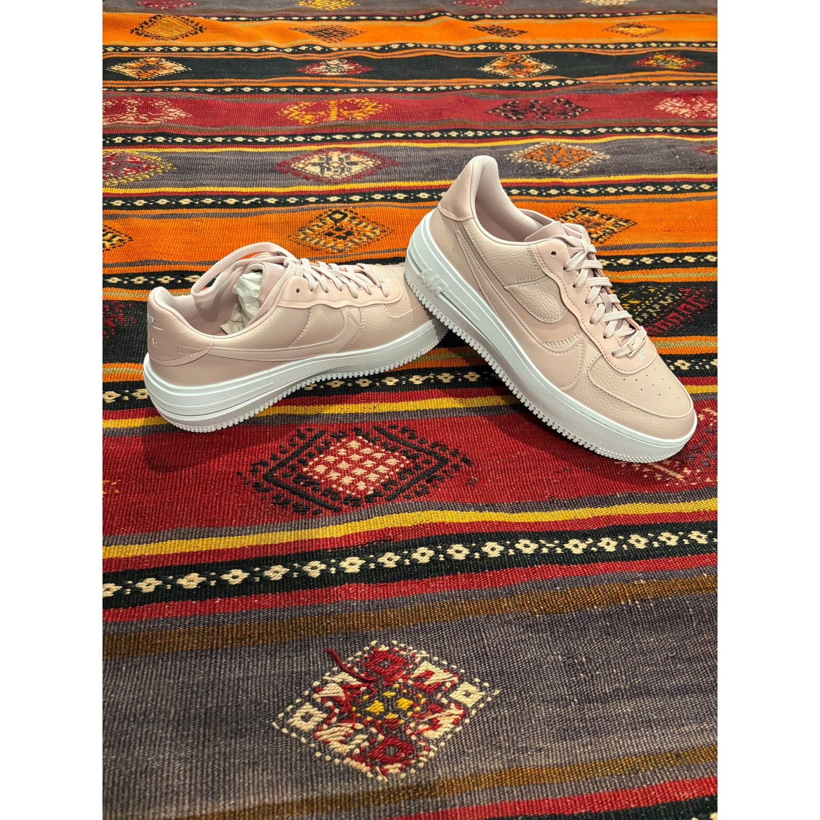 Nike Nike Women's Air Force 1 PLT.AF.ORM Size US 10.5 / IT 40.5 - 1 Thumbnail