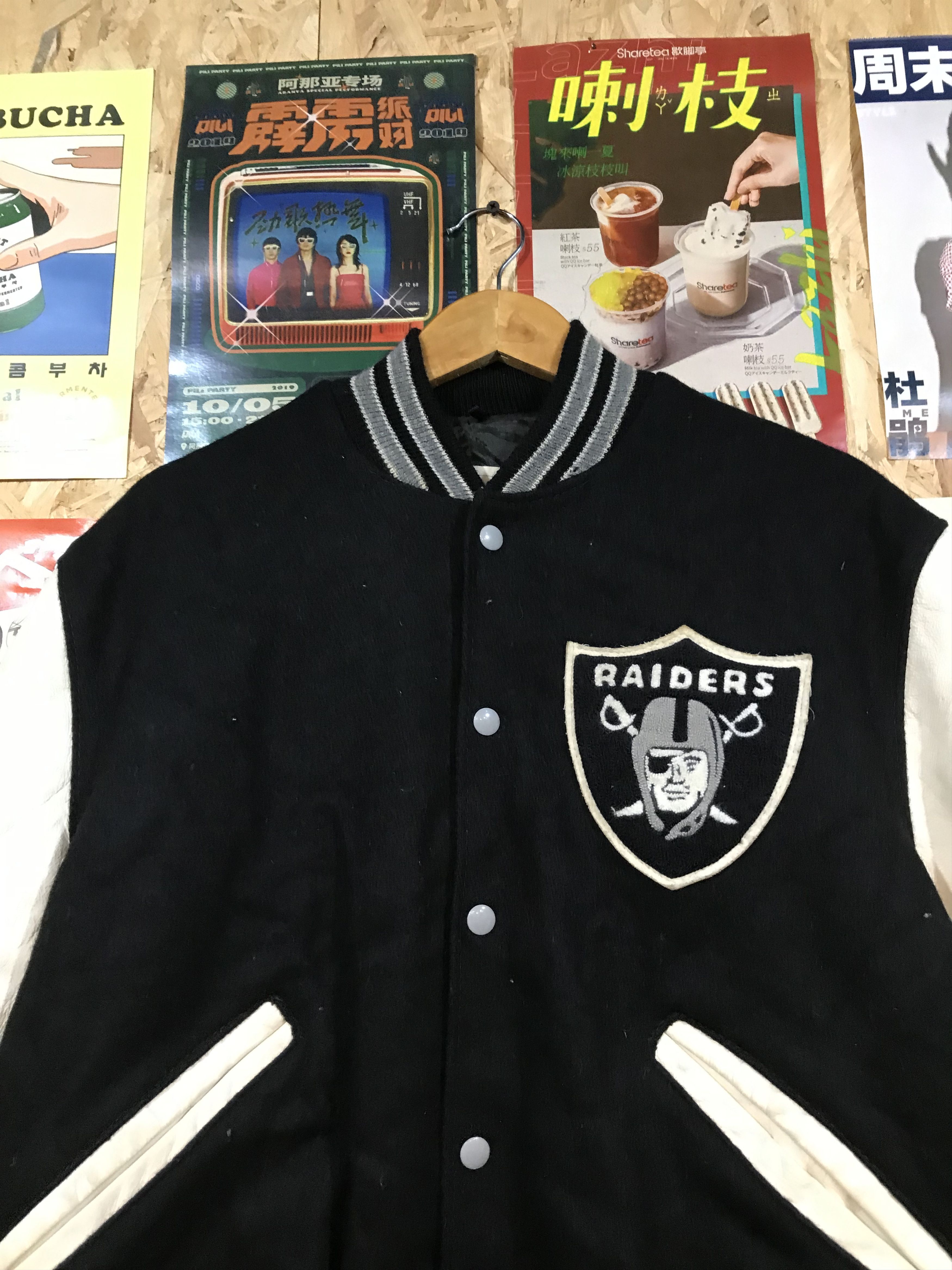Delong Vintage Varsity Raiders Football Delong Sportswear Jacket Size US XL / EU 56 / 4 - 2 Thumbnail
