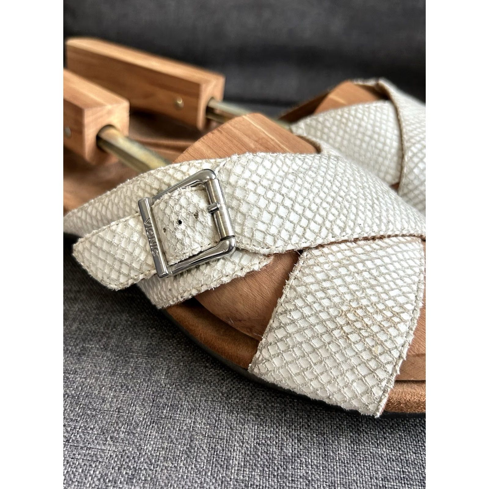 Vionic Vionic Womens Size 8 White Snakeskin Slide Sandals Arch Support Buckle Size US 8 / IT 38 - 2 Thumbnail