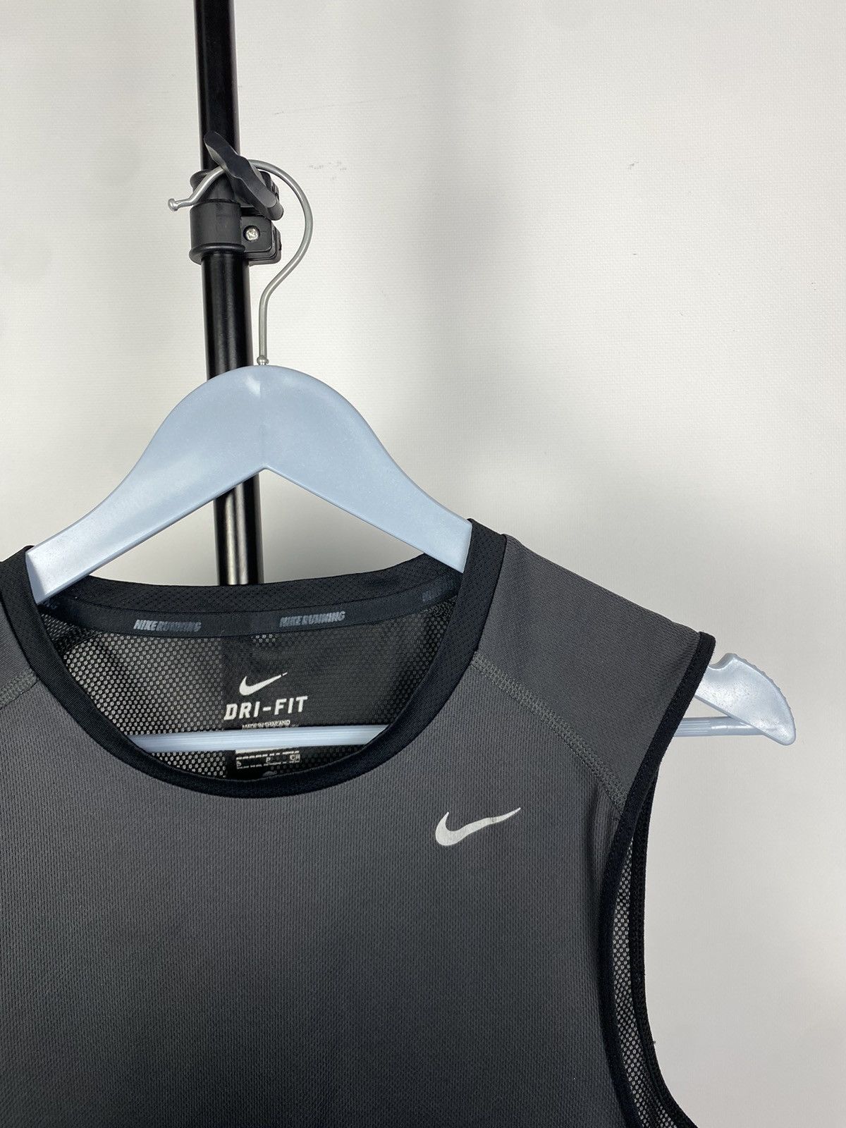 Nike × Vintage Nike Vintage 00s Vest Tank Top Center Swoosh 90 TN Drill Size US S / EU 44-46 / 1 - 3 Thumbnail