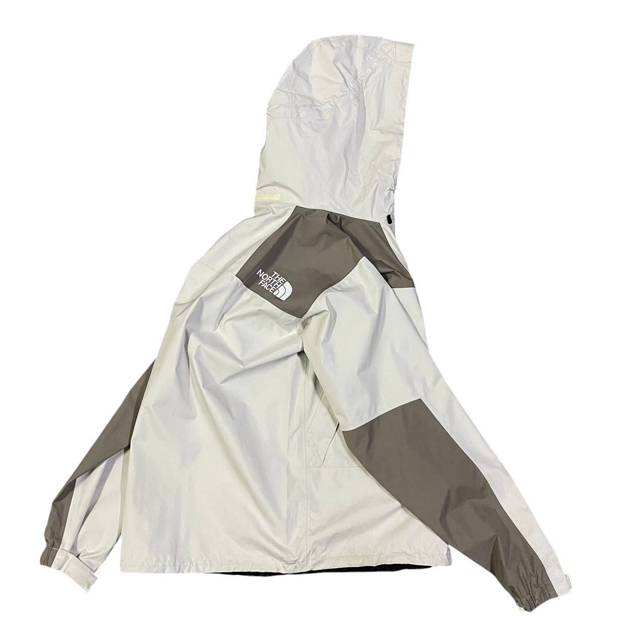The North Face Vintage The North Facebook x Goretex Jacket Size US L / EU 52-54 / 3 - 1 Thumbnail
