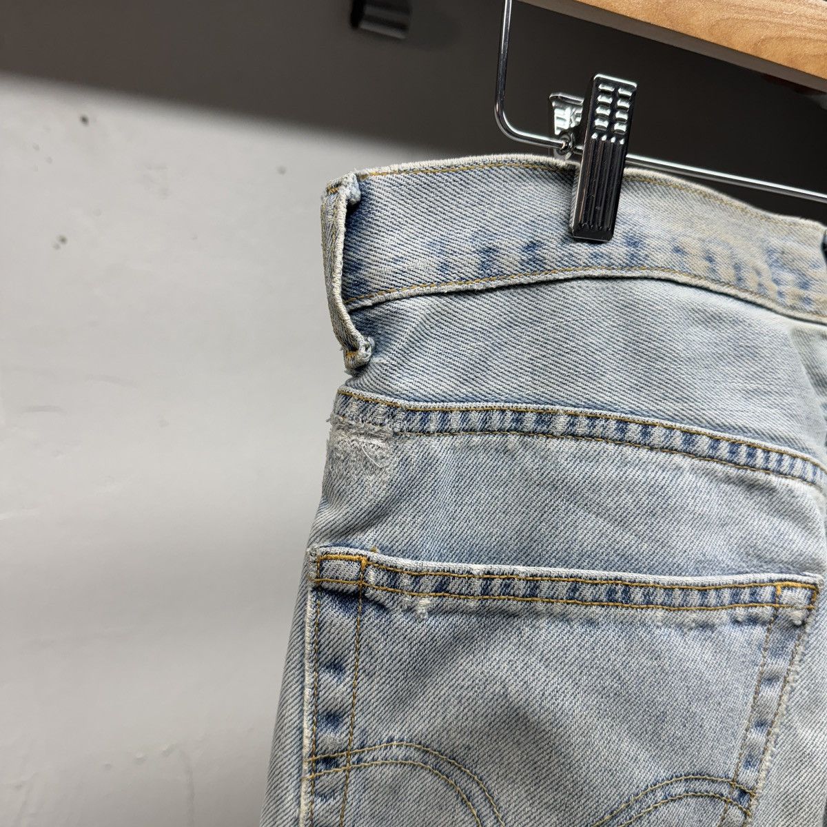 Levi's Vintage Levi's 550 Baggy Faded Thrashed Jeans Grunge Skater Size US 33 - 8 Thumbnail