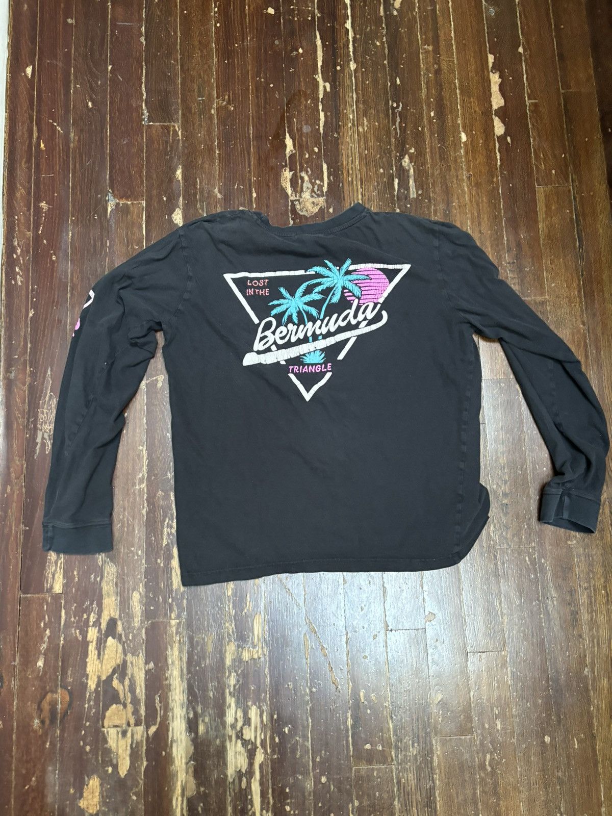 Vintage ‘BERMUDA TRIANGLE’ T-shirt Size S Size US S / EU 44-46 / 1 - 1 Thumbnail