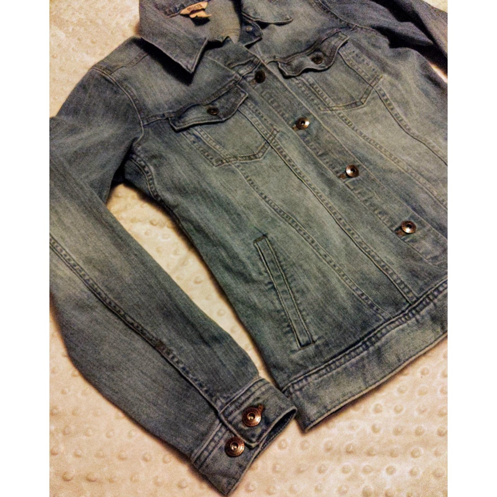CO Duluth Trading Co Denim Jean Jacket Women’s XS Distressed Blue Button Up Size 26" / US 2 / IT 38 - 3 Thumbnail
