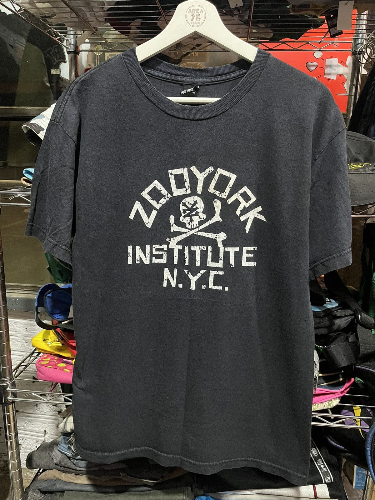 Vintage Zoo York NYC Institute Skull n Bones Skate Tee Y2K Size US M / EU 48-50 / 2 - 1 Thumbnail