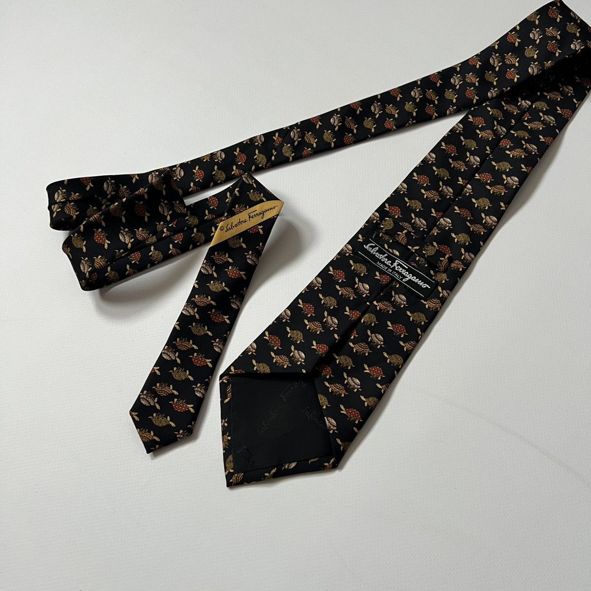 Salvatore Ferragamo Salvatore Ferragamo Silk Tie Turtle Print Made in Italy Size ONE SIZE - 4 Thumbnail