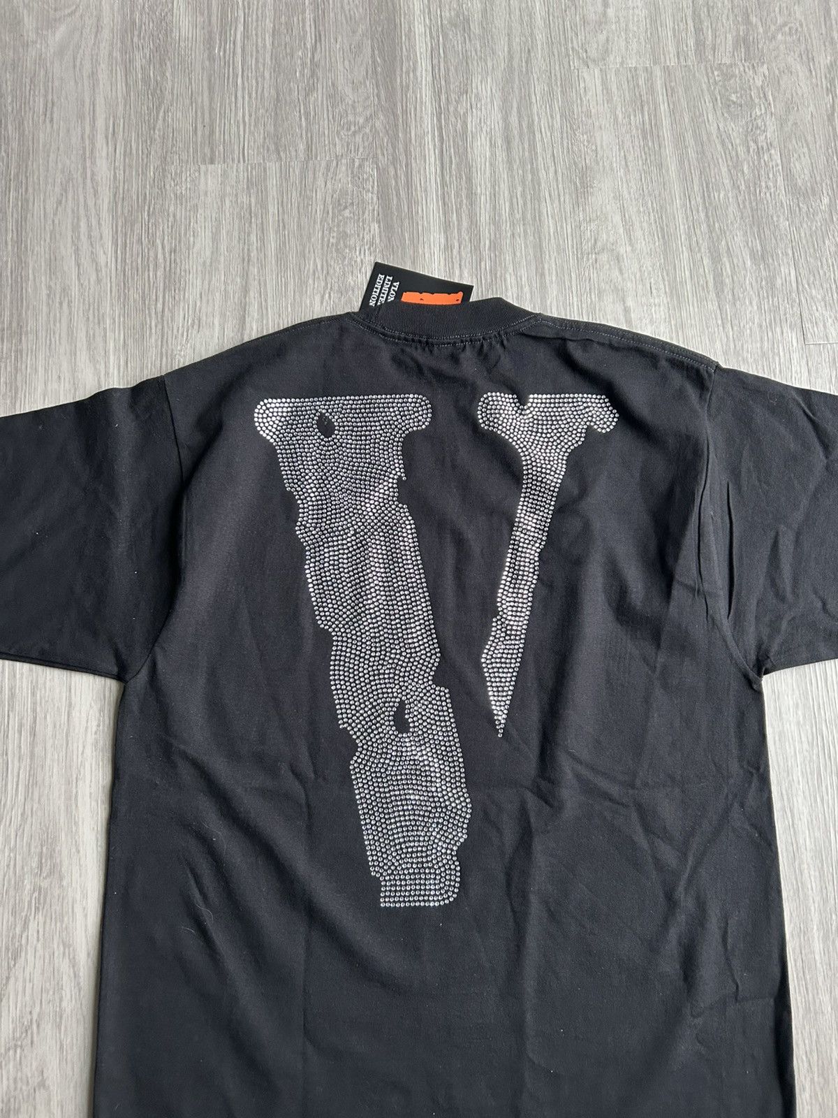 Vlone Vlone FRIENDS Rhinestone T-Shirt Size Medium Size US M / EU 48-50 / 2 - 4 Thumbnail
