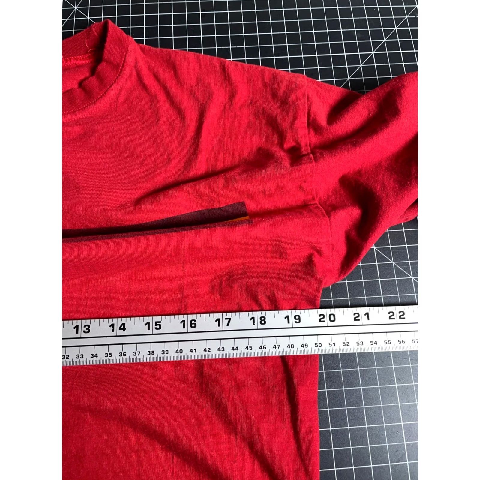 Vintage VINTAGE 1999 The Rolling Stones No Security T-Shirt Mens Medium Red Long Sleeve VTG 90s Size US M / EU 48-50 / 2 - 5 Thumbnail