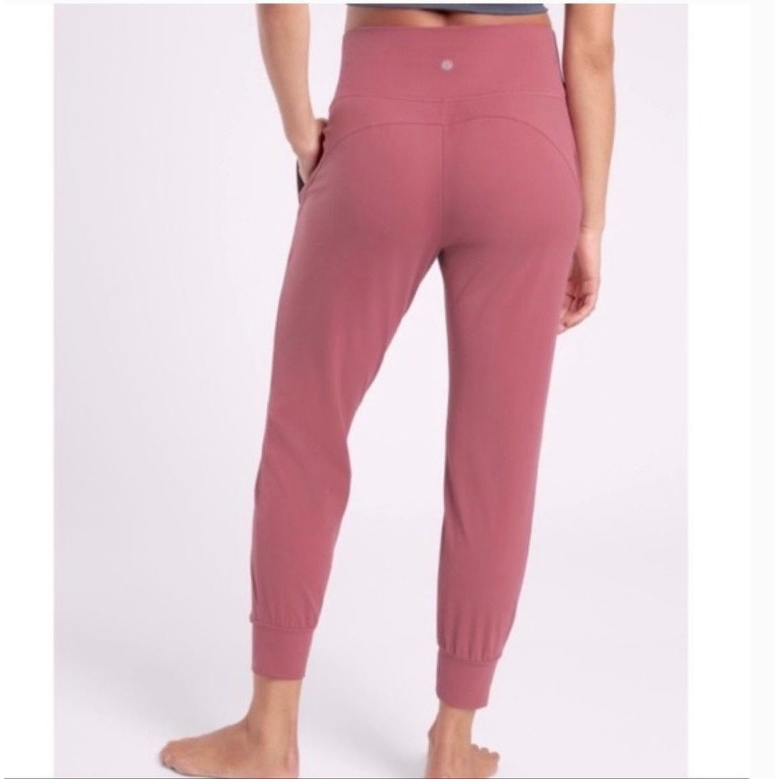 Athleta Salutation Cruise Jogger in Powervita