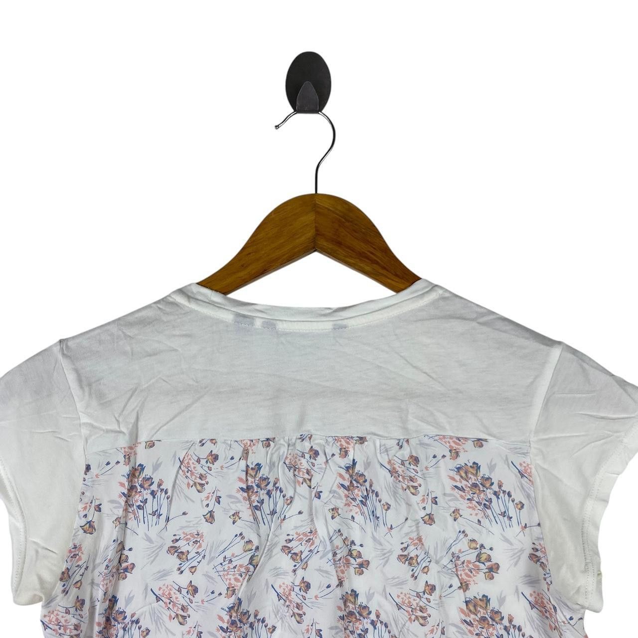 Uniqlo STUDIO SANDERSON x UNIQLO Floral Flowers Tee Shirt Blouse Size S / US 4 / IT 40 - 4 Thumbnail