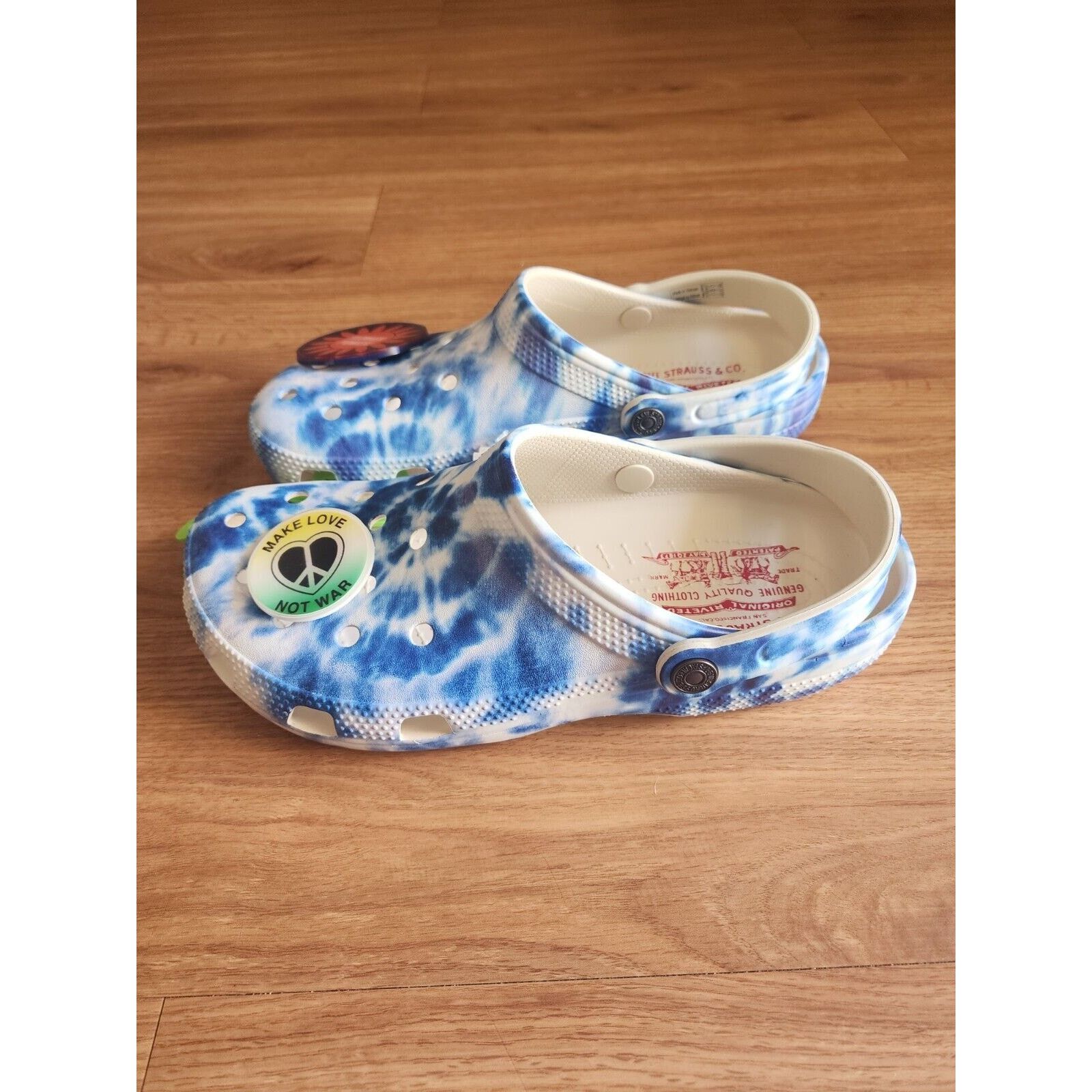 Crocs LEVIS X CROCS Classic Clogs Limited Edition M10/W12 Flower Size US 10 / EU 43 - 3 Thumbnail