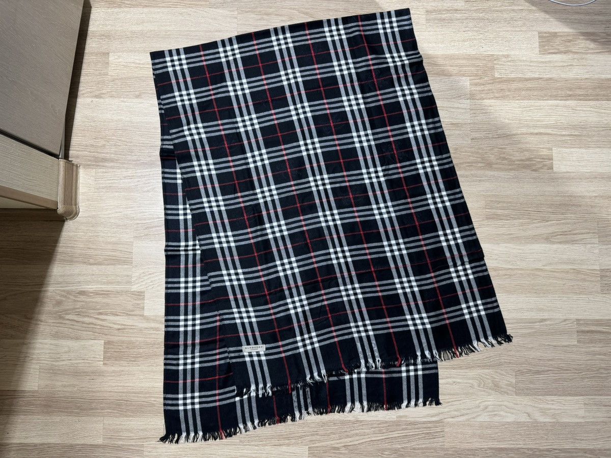 Burberry Burberry light scarf shawl Size ONE SIZE - 1 Thumbnail