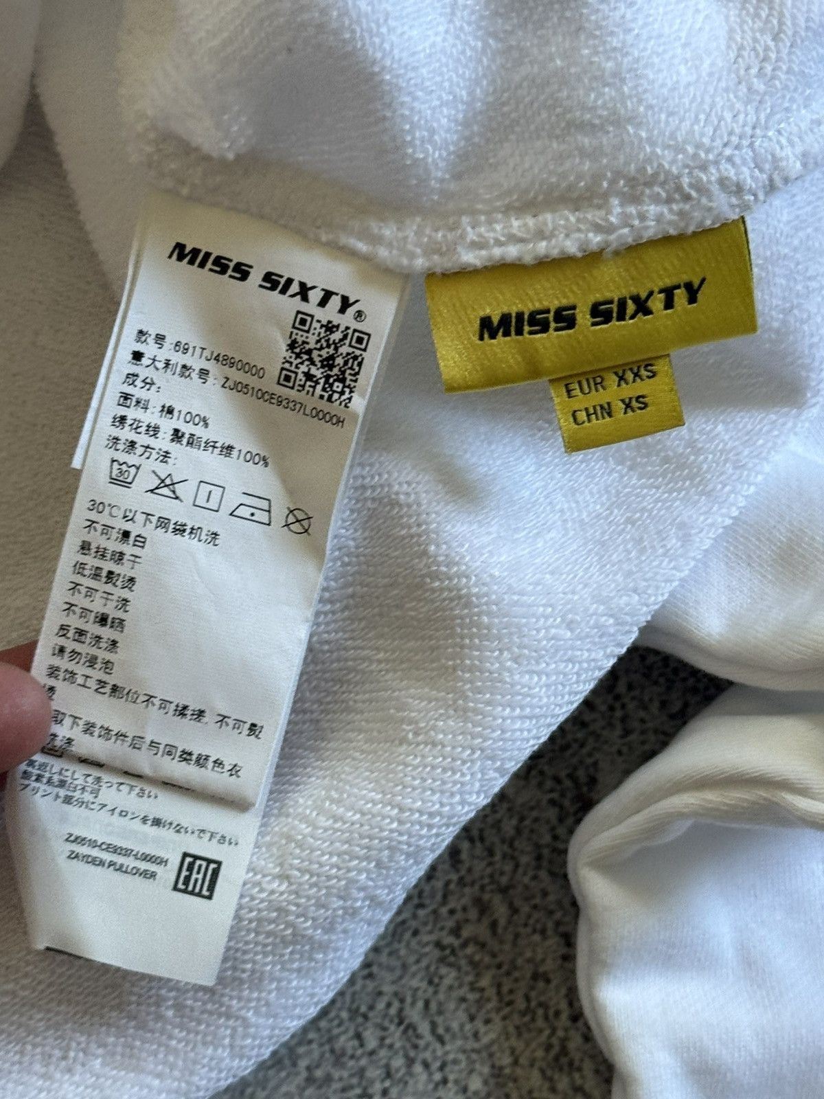 Miss Sixty Miss Sixty big logo smile emoji sweatshirts crop jumper top Size XS / US 0-2 / IT 36-38 - 6 Thumbnail