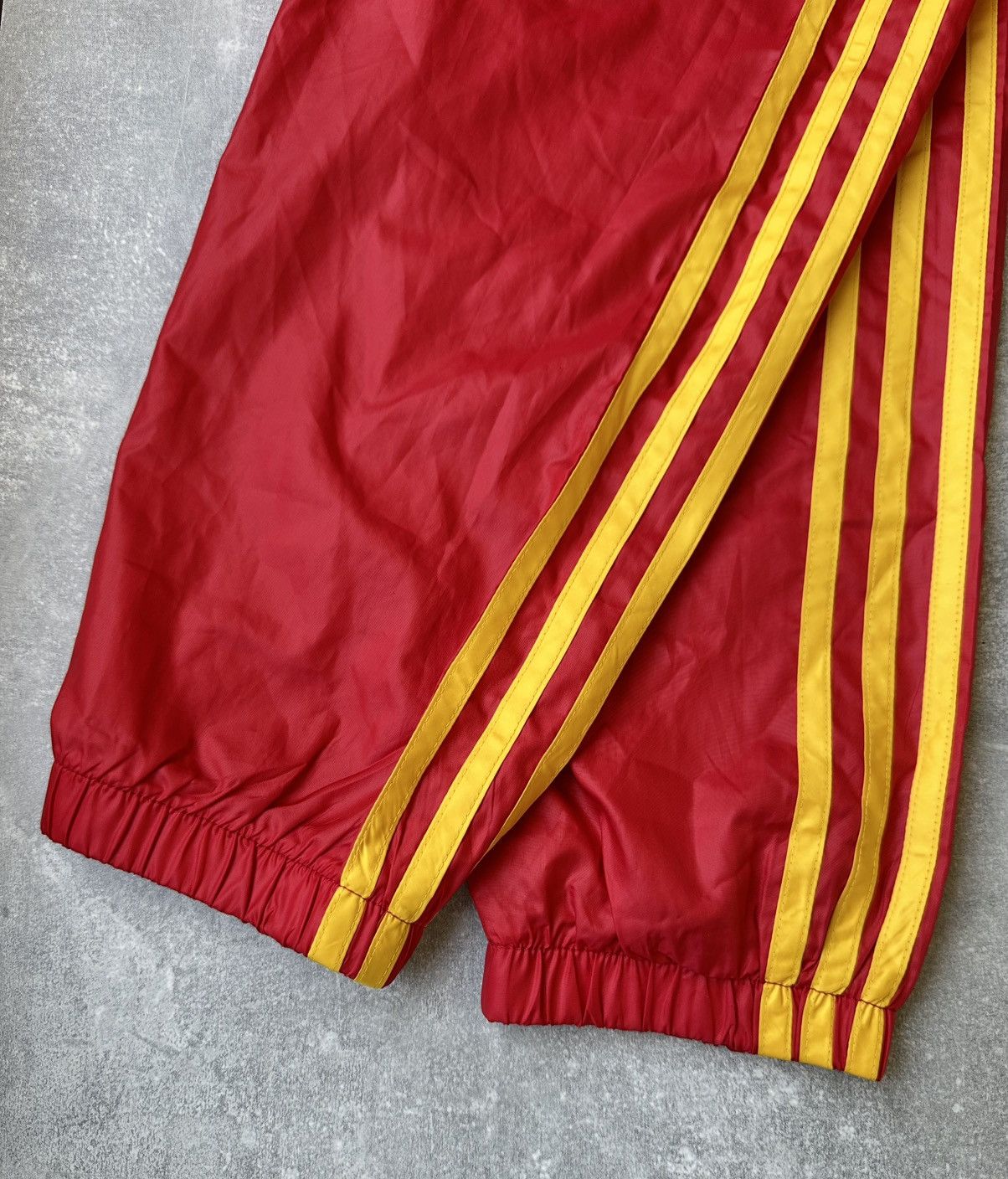Adidas SPAIN 2012 2013 FOOTBALL SOCCER ANHEM JACKET ADIDAS sz XL Size US M / EU 48-50 / 2 - 6 Thumbnail