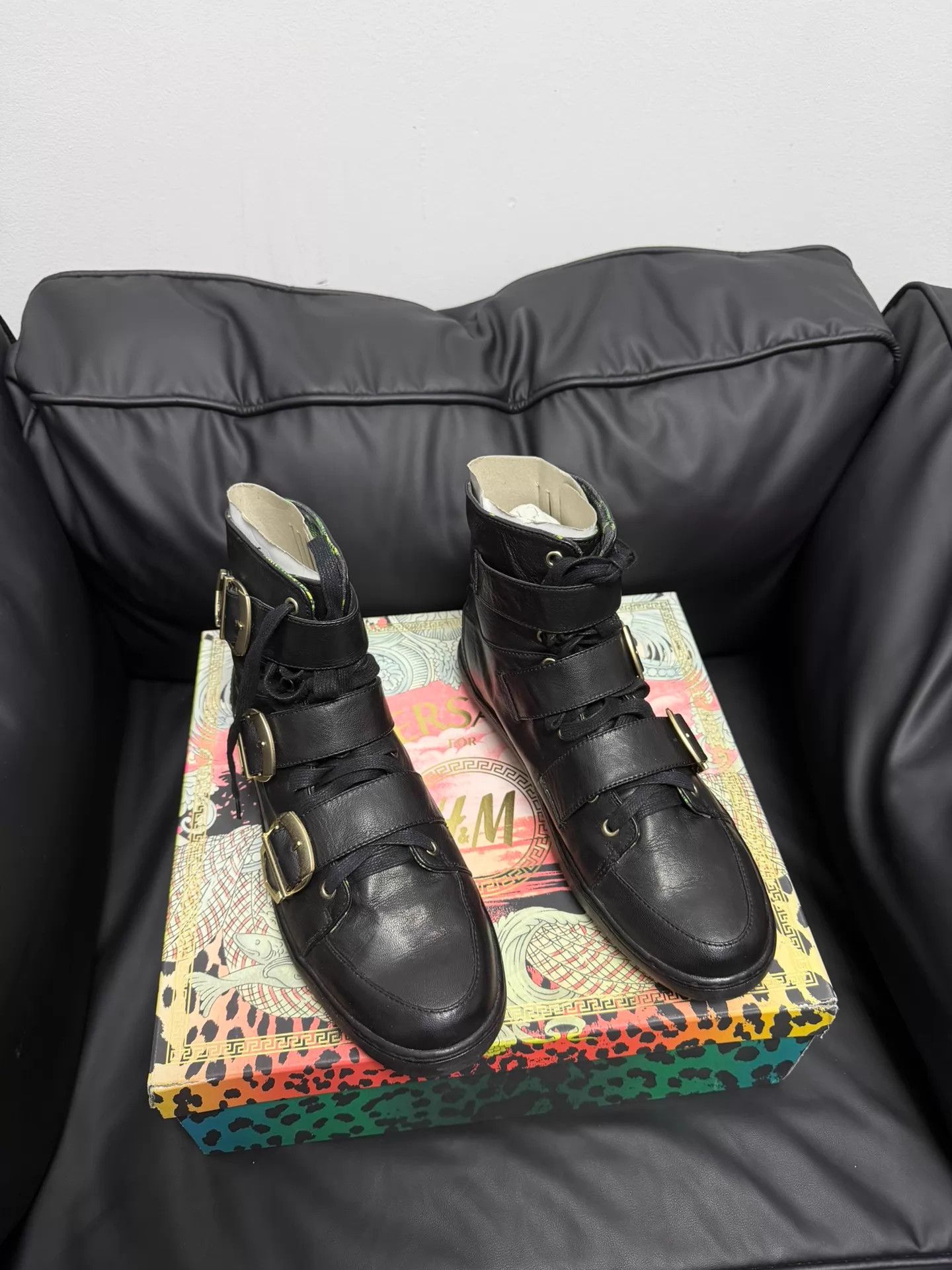 Versace Versace x H&M 11FW LaceUp Metal-Buckle Leather Sneaker 43 2w Size US 10 / EU 43 - 7 Thumbnail