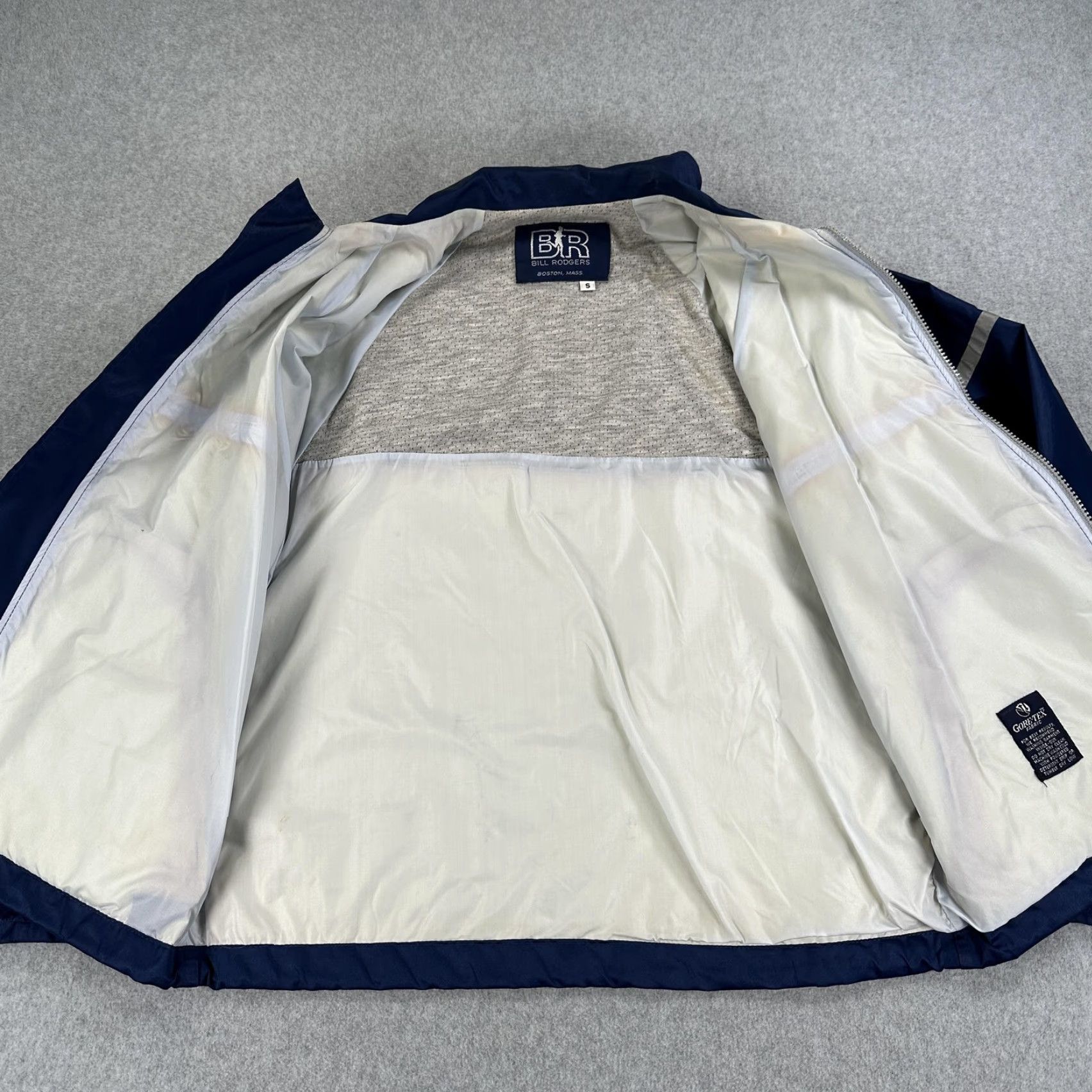 Vintage VINTAGE Bill Rodgers Windbreaker Jacket Mens Small Blue Gore-Tex Hooded Running Size US S / EU 44-46 / 1 - 5 Thumbnail