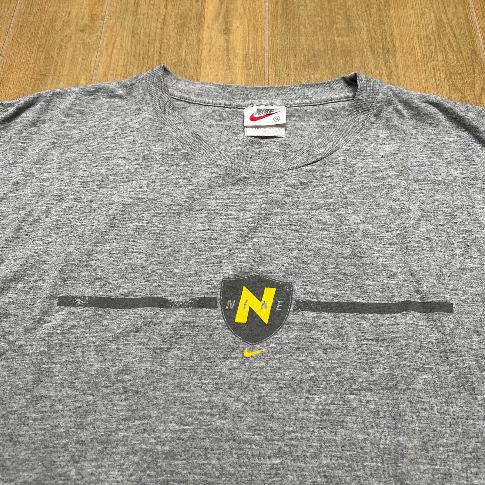 Nike Vintage 90's Nike gray graphic t-shirt Men size XL Y2K Size US XL / EU 56 / 4 - 3 Thumbnail