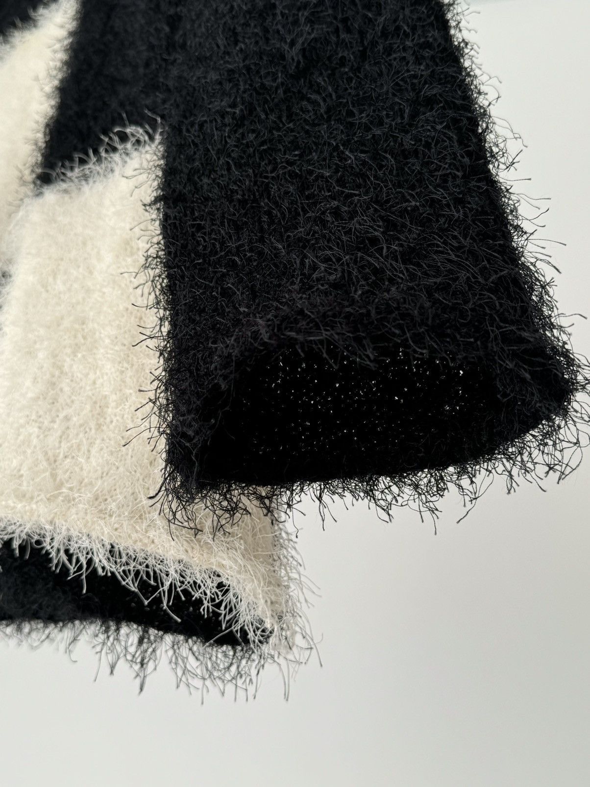 Undercover Archive SS11 Undercover Black/White Turtleneck Sweater Size US S / EU 44-46 / 1 - 7 Thumbnail