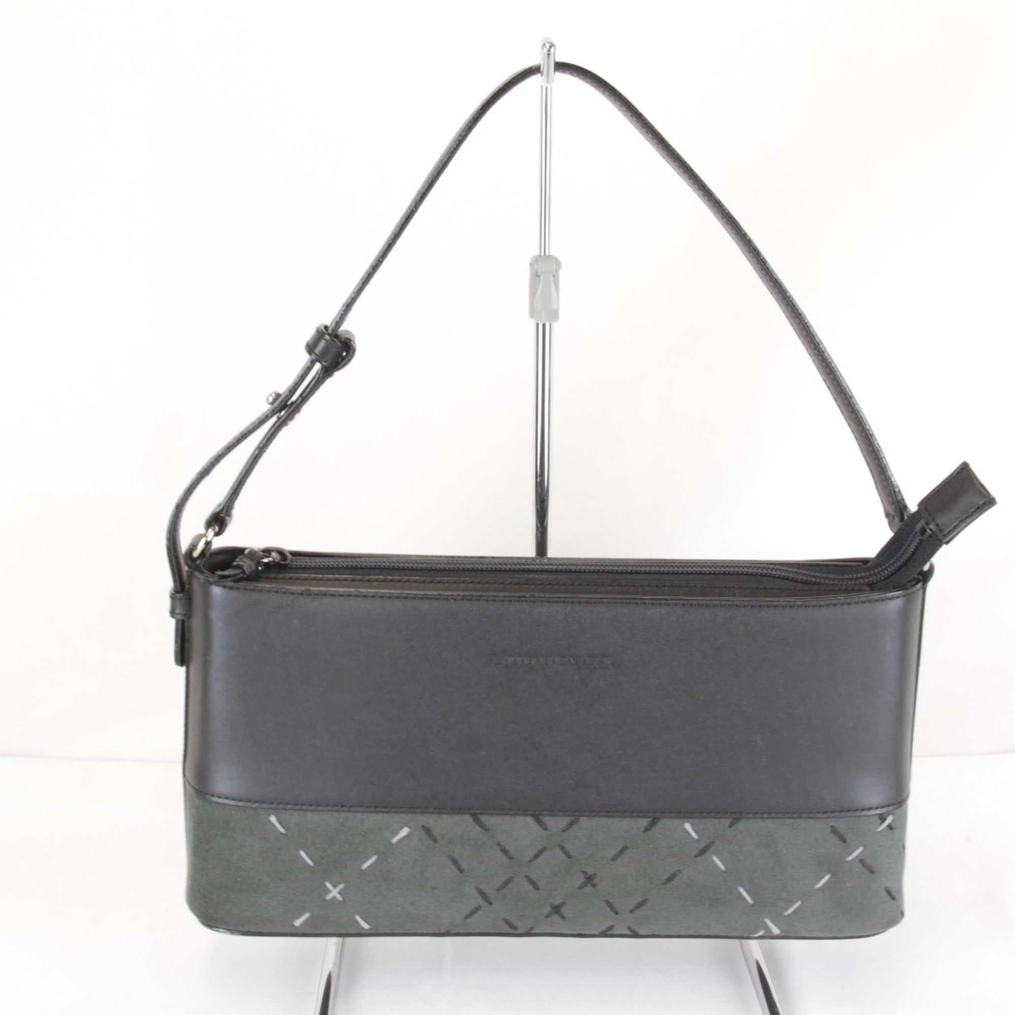 Burberry BURBERRY LONDON Stitch Shoulder Bag, Leather/Suede, 380g, Women's, Black/Gray Size ONE SIZE - 1 Thumbnail