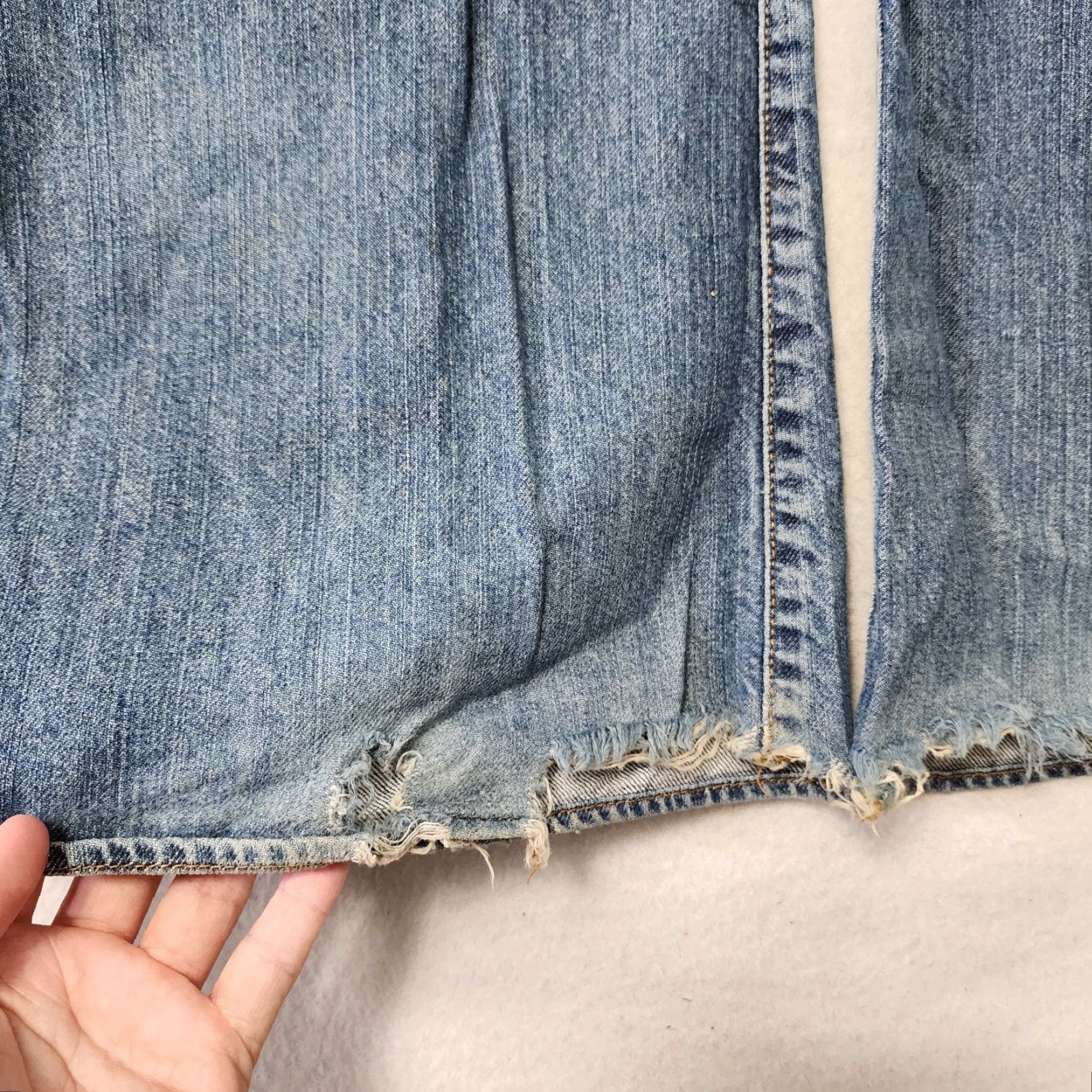 Guess VINTAGE Guess Baggy Jeans Mens 36x32 Blue Fade Distressed Grunge Wide L eg Skater Mens Size US 36 / EU 52 - 7 Thumbnail