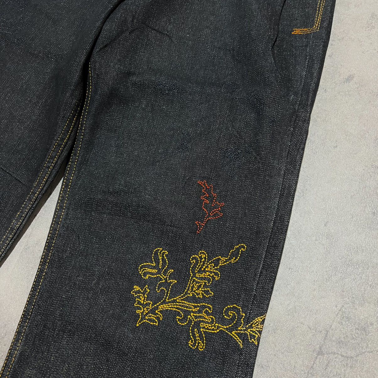 Rocawear Rocawear Wrap Around Embroidery Raw Denim Jeans Size US 32 / EU 48 - 4 Thumbnail