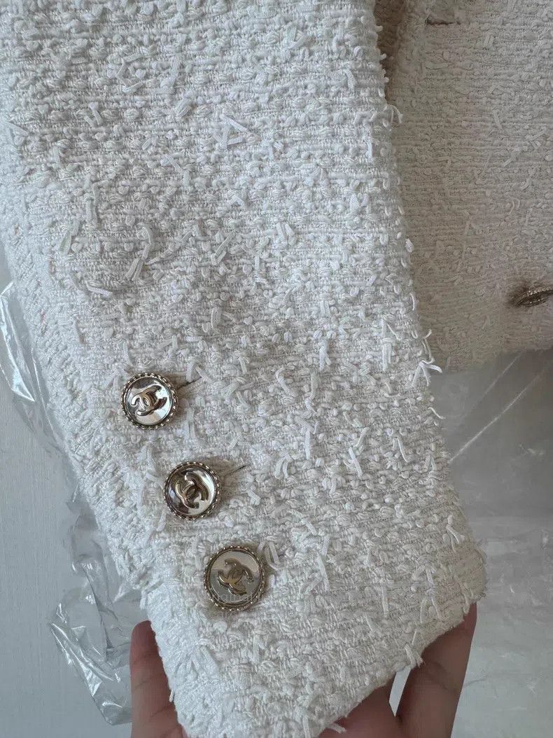 Chanel Chanel 21S white jacket Size XS / US 0-2 / IT 36-38 - 3 Thumbnail