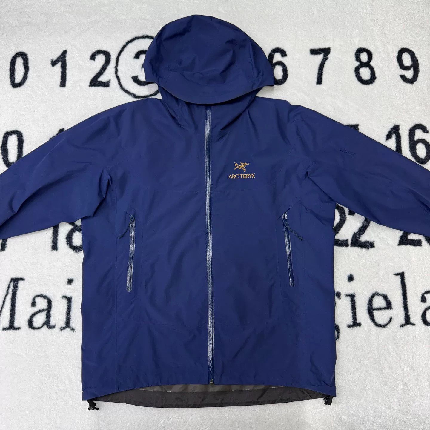 Arc'teryx ARC'TERYX x BEAMS Blue Hardshell Jacket Size US L / EU 52-54 / 3 - 1 Thumbnail