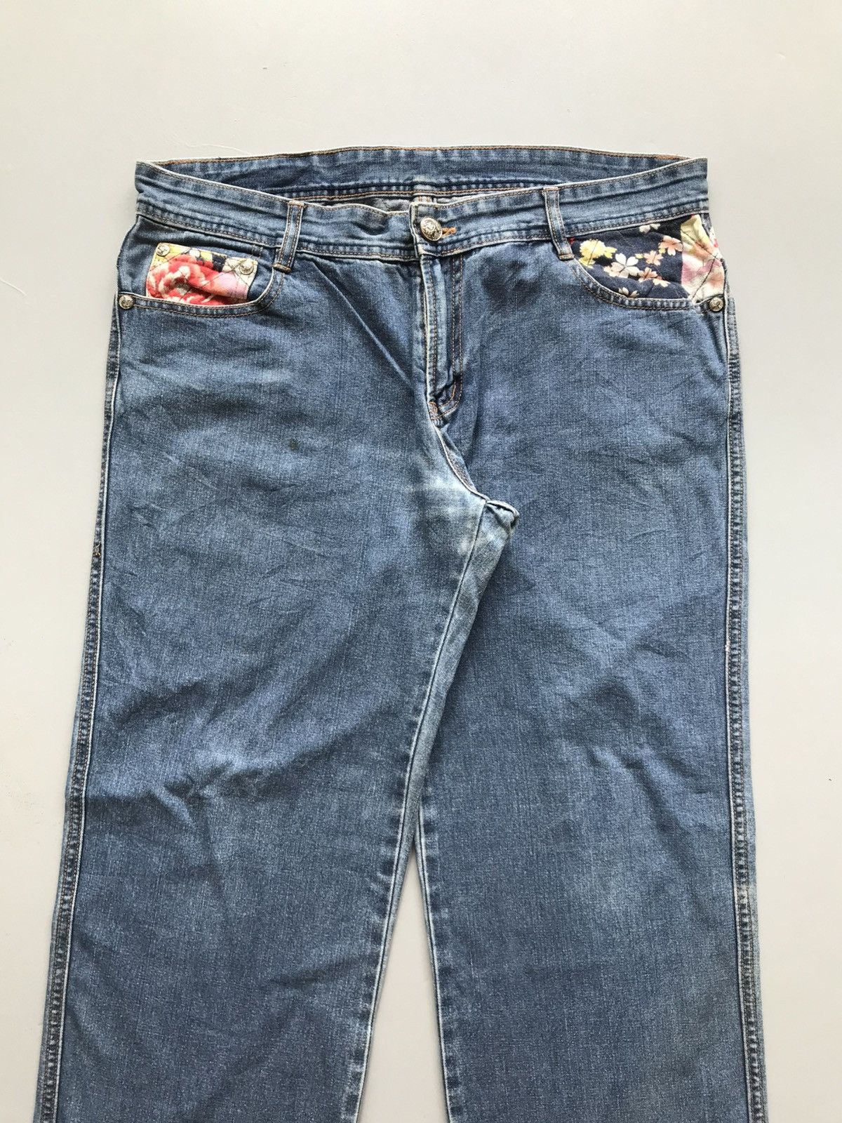 Japanese Brand Vintage world traveller koi fish embroidered denim Size US 38 / EU 54 - 2 Thumbnail