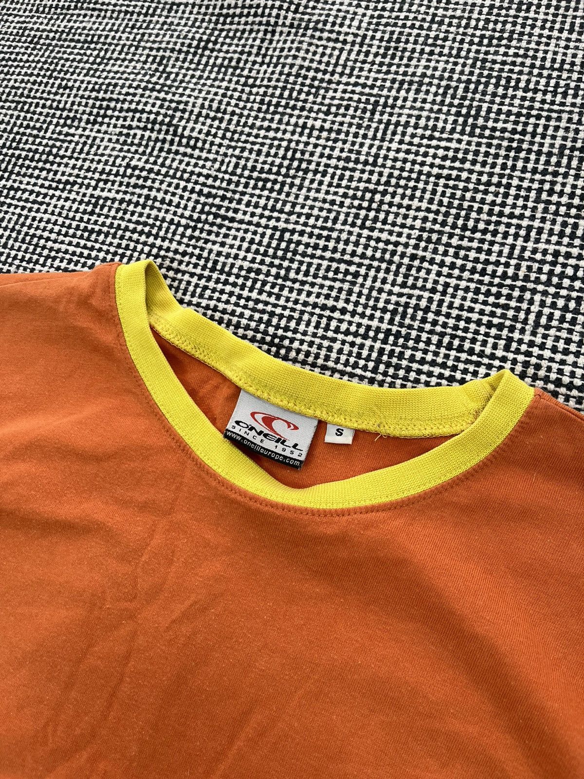 O'Neill × Vintage ➕ vintage y2k O’Neill back logo orange t-shirt skate surf Size US S / EU 44-46 / 1 - 4 Thumbnail