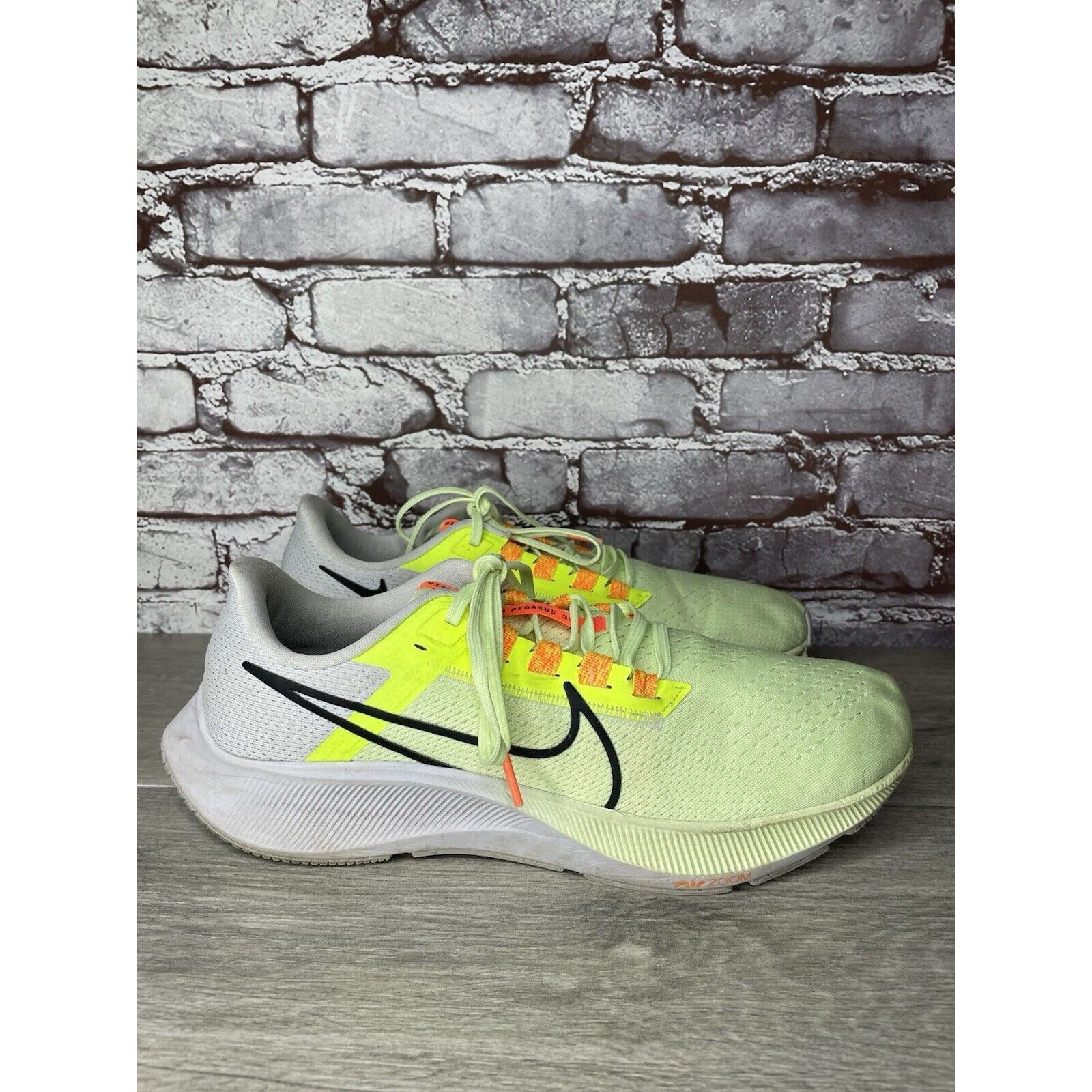 Nike Nike Air Zoom Pegasus 38 Barely Volt Running Shoes Men 11.5M Size US 11.5 / EU 44-45 - 20 Thumbnail