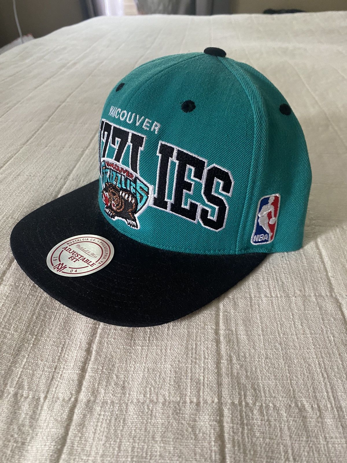 Mitchell & Ness × NBA × Vintage Vancouver grizzly’s SnapBack Size ONE SIZE - 2 Thumbnail