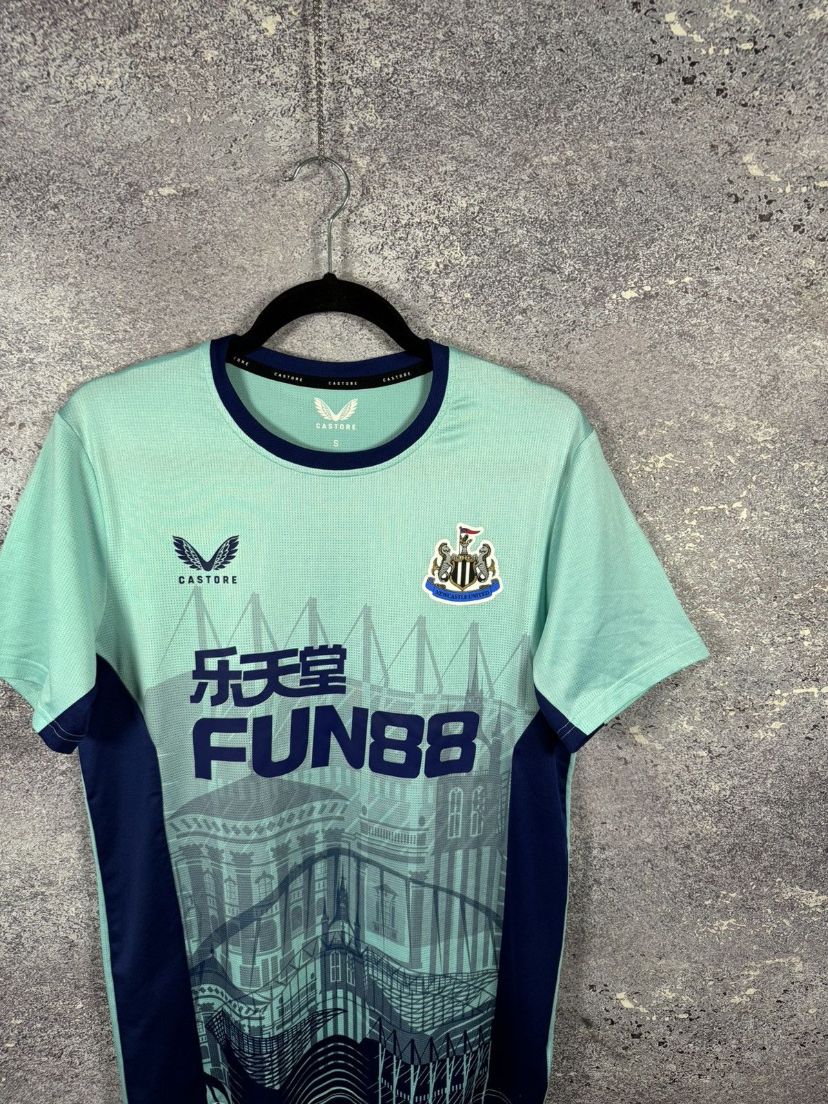Castore × Vintage Newcastle United 2022/23 Fourth Castore Soccer Jersey Small Size US S / EU 44-46 / 1 - 2 Thumbnail
