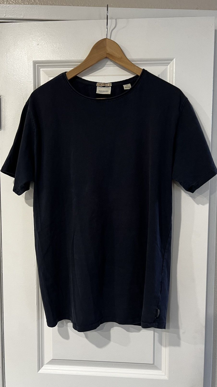 Scotch & Soda Dark blue t shirt lightly worn Size US L / EU 52-54 / 3 - 1 Thumbnail