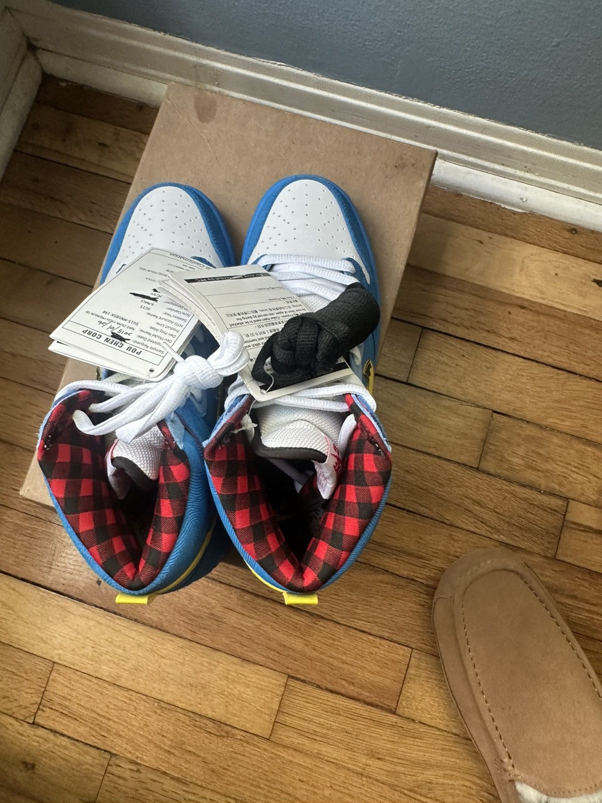 Nike (Sample Pair) SB Dunk High familia Size US 9 / EU 42 - 3 Thumbnail
