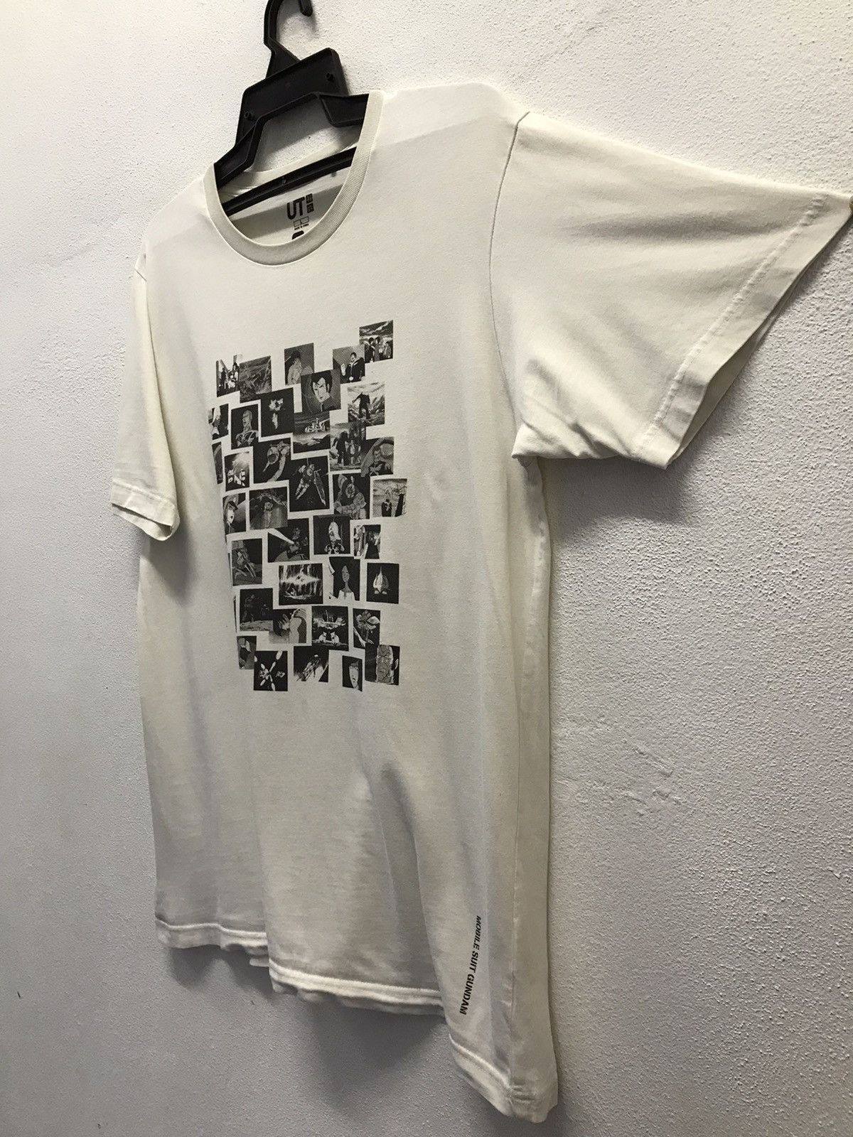 Anime × Japanese Brand × Uniqlo Vintage Uniqlo Mobile Suit Gundam Shirt Size US L / EU 52-54 / 3 - 6 Thumbnail